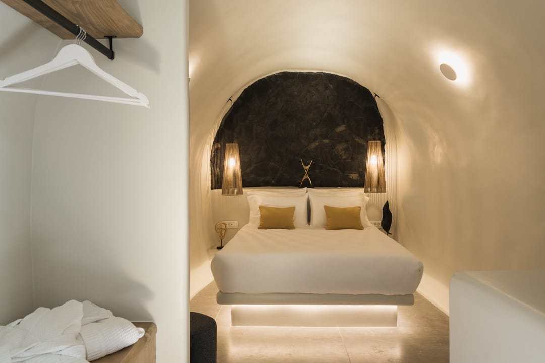 Junior Suite with Jetted Tub