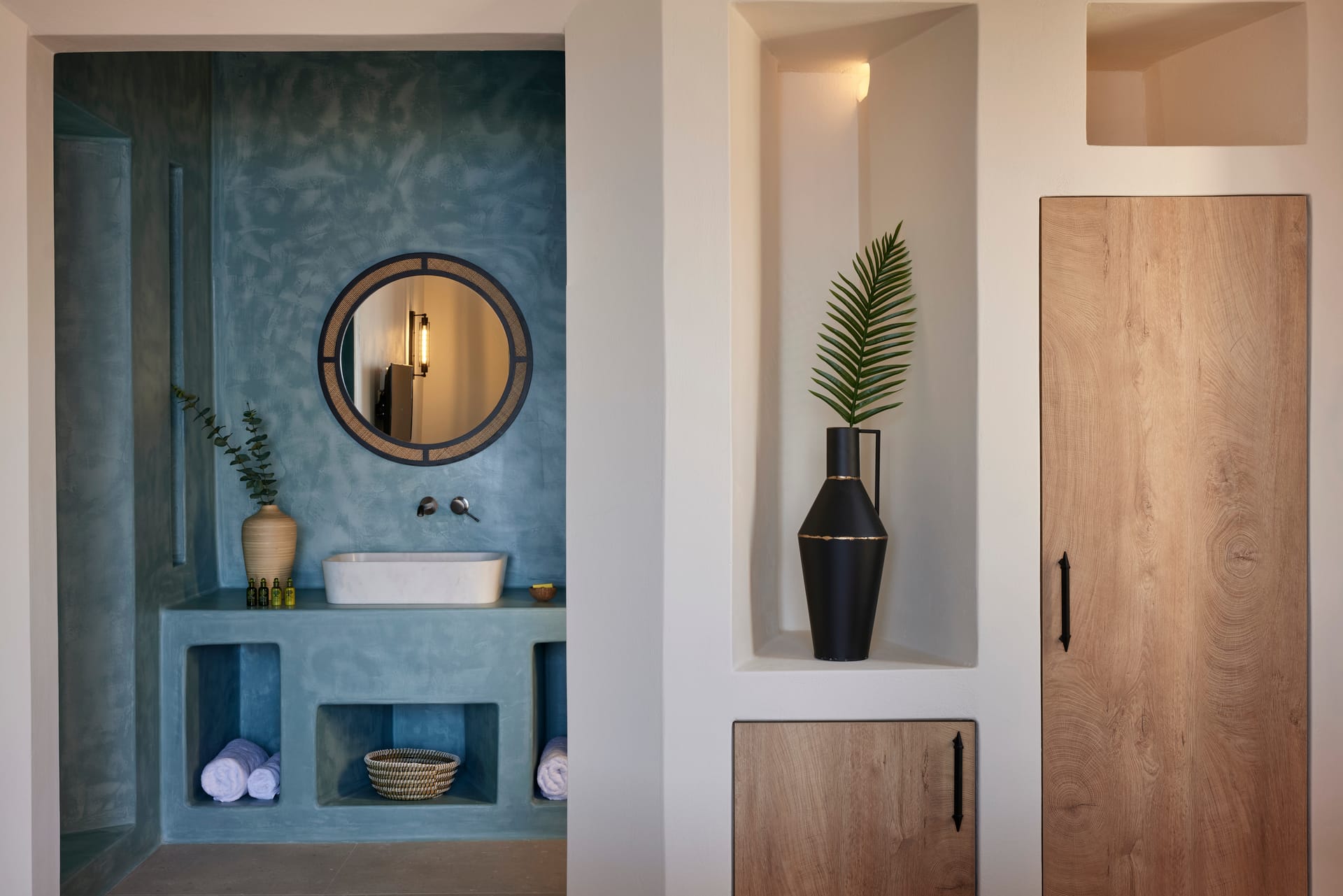 Deluxe Suite Sea View with Jetted Tub