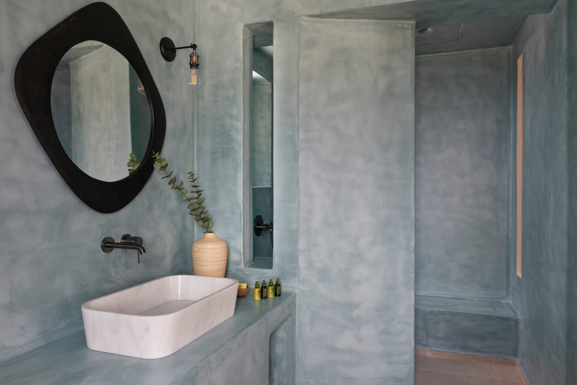 Deluxe Suite Sea View with Jetted Tub