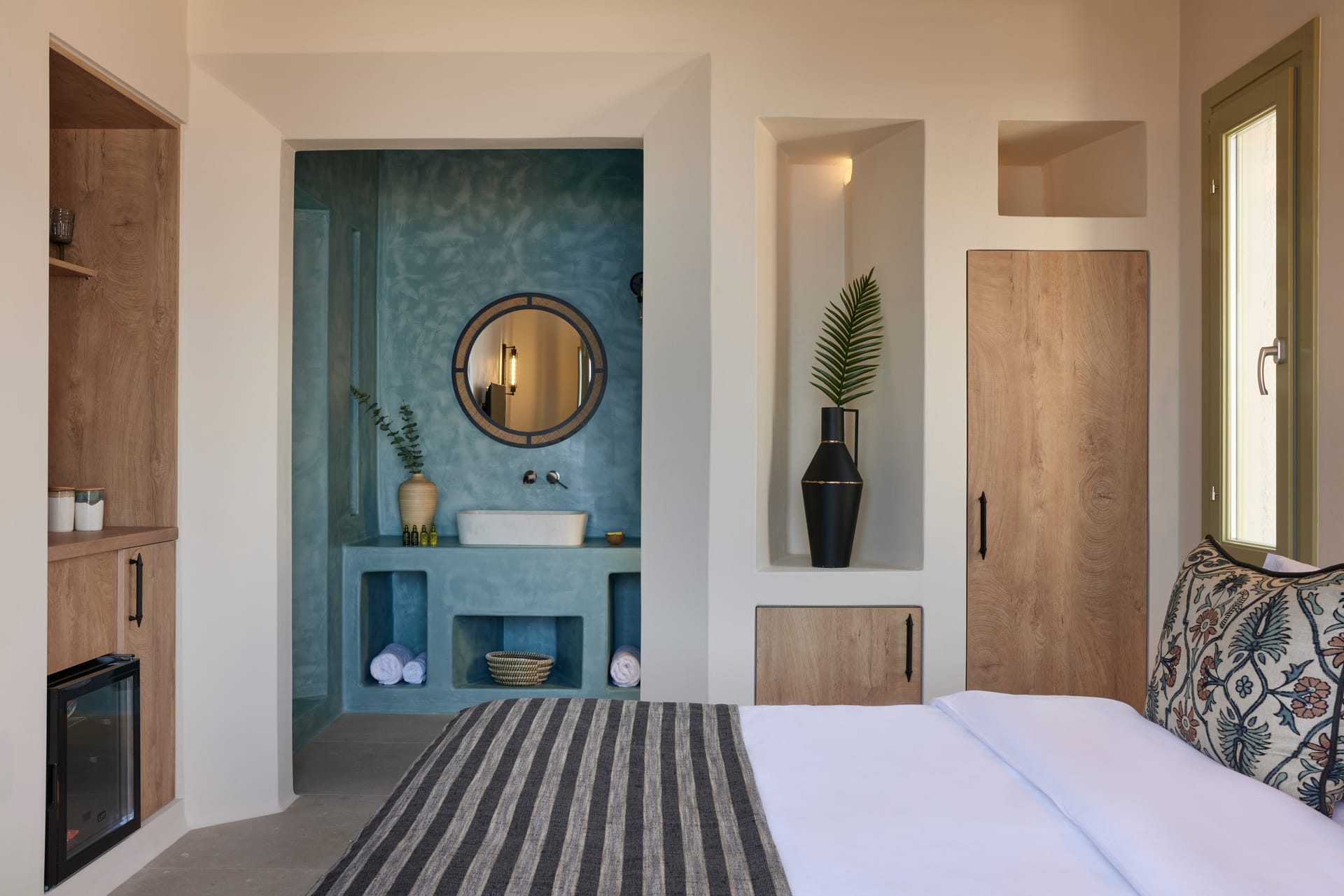 Deluxe Suite Sea View with Jetted Tub