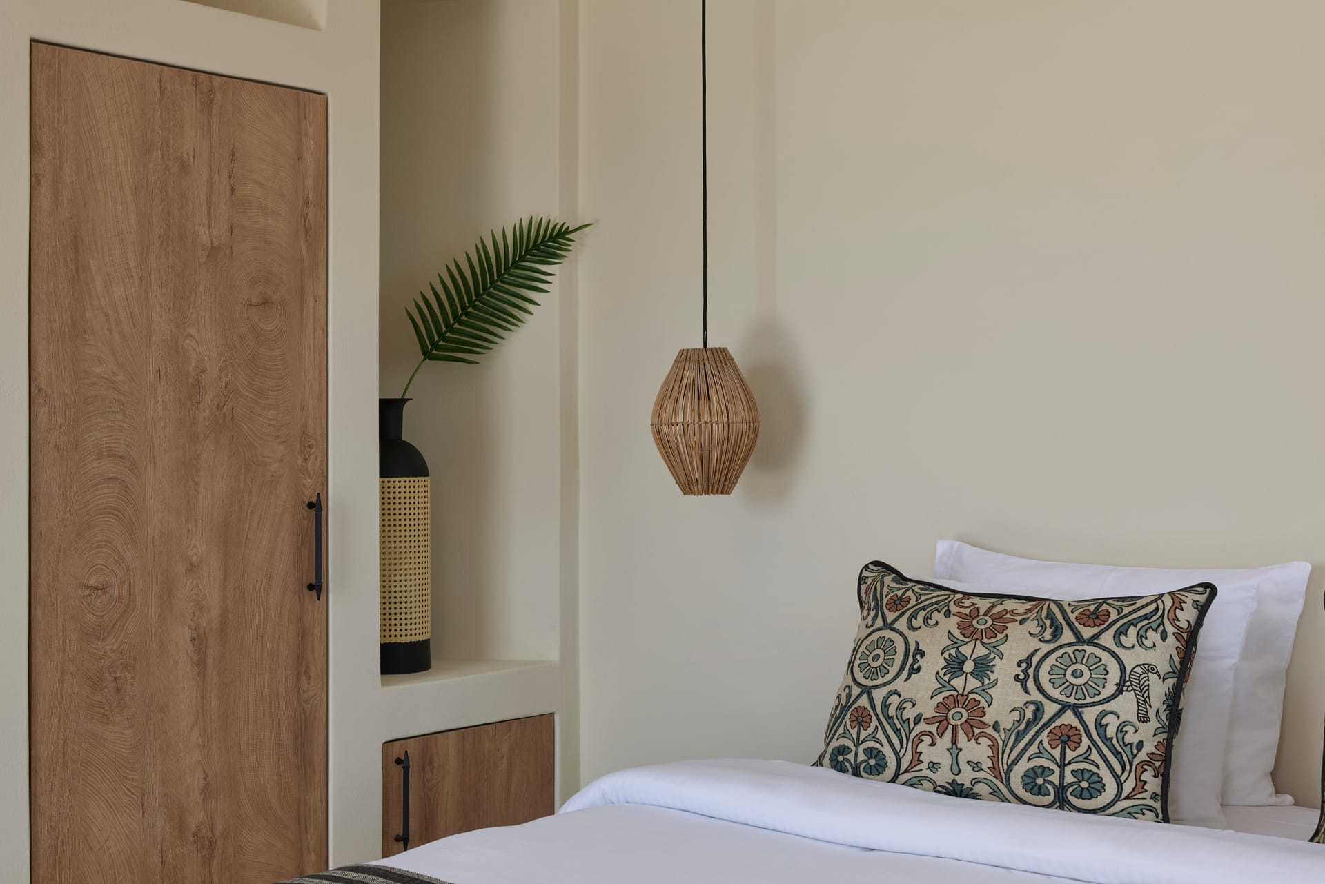 Deluxe Suite Sea View with Jetted Tub