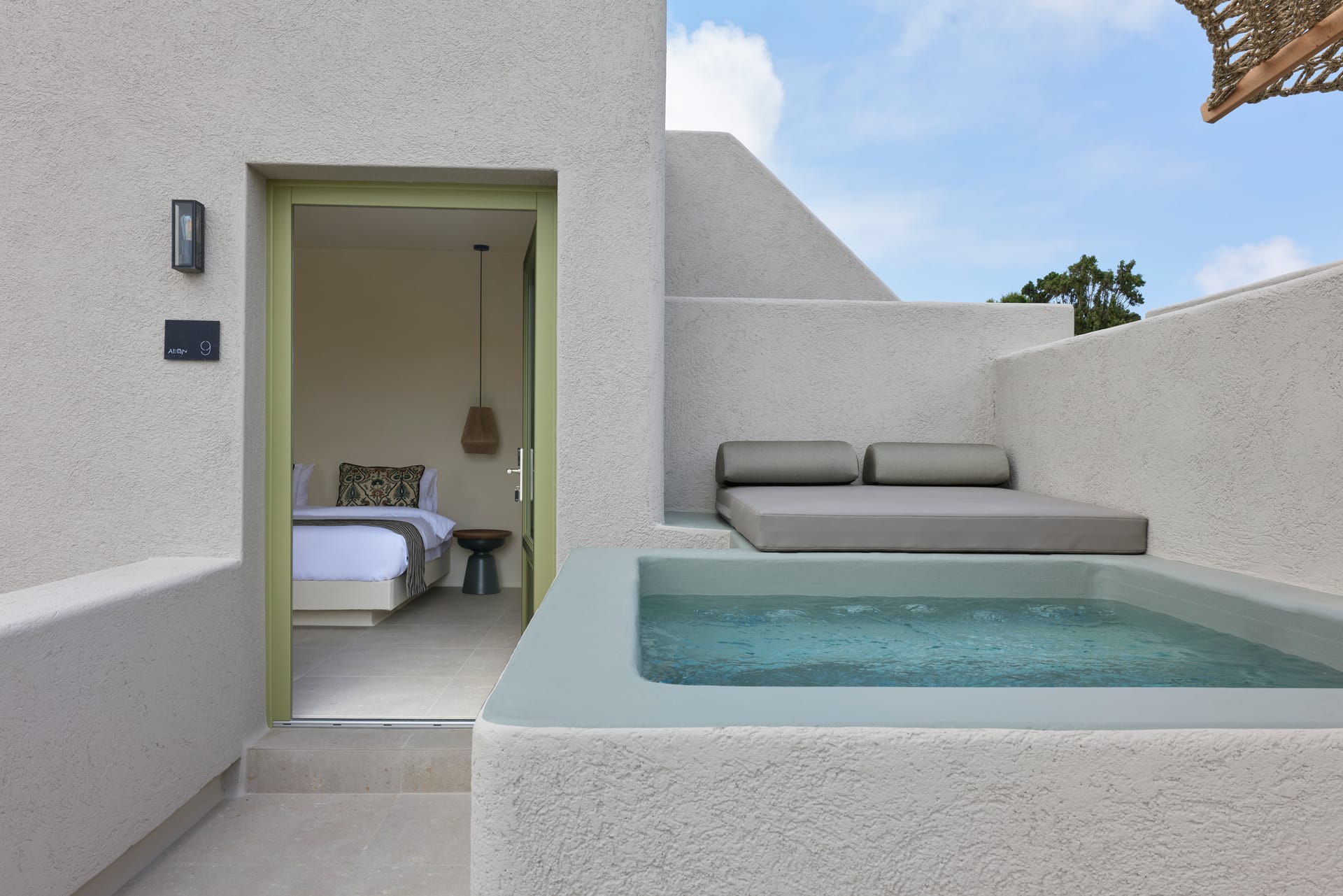 Deluxe Suite Sea View with Jetted Tub