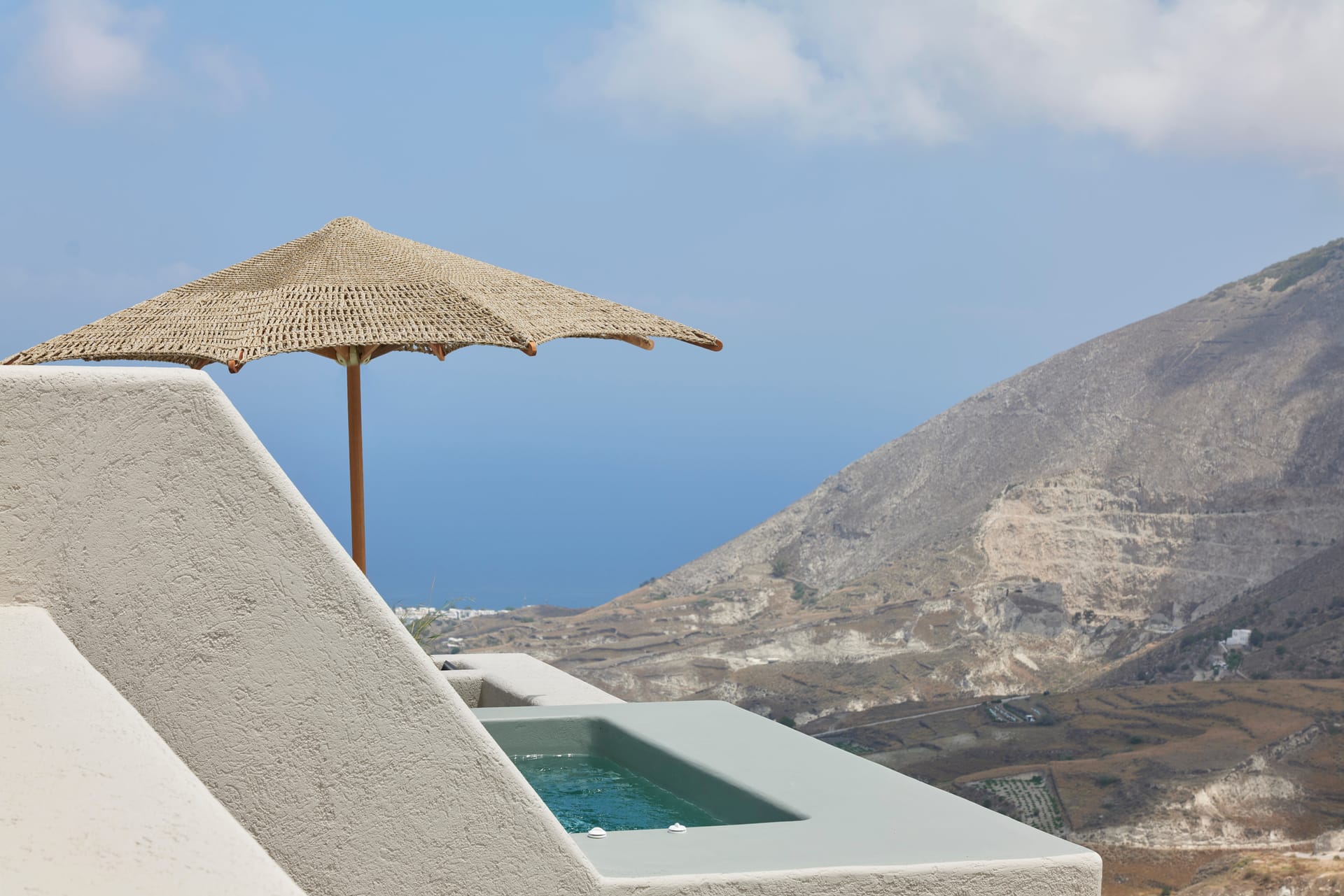 Deluxe Suite Sea View with Jetted Tub