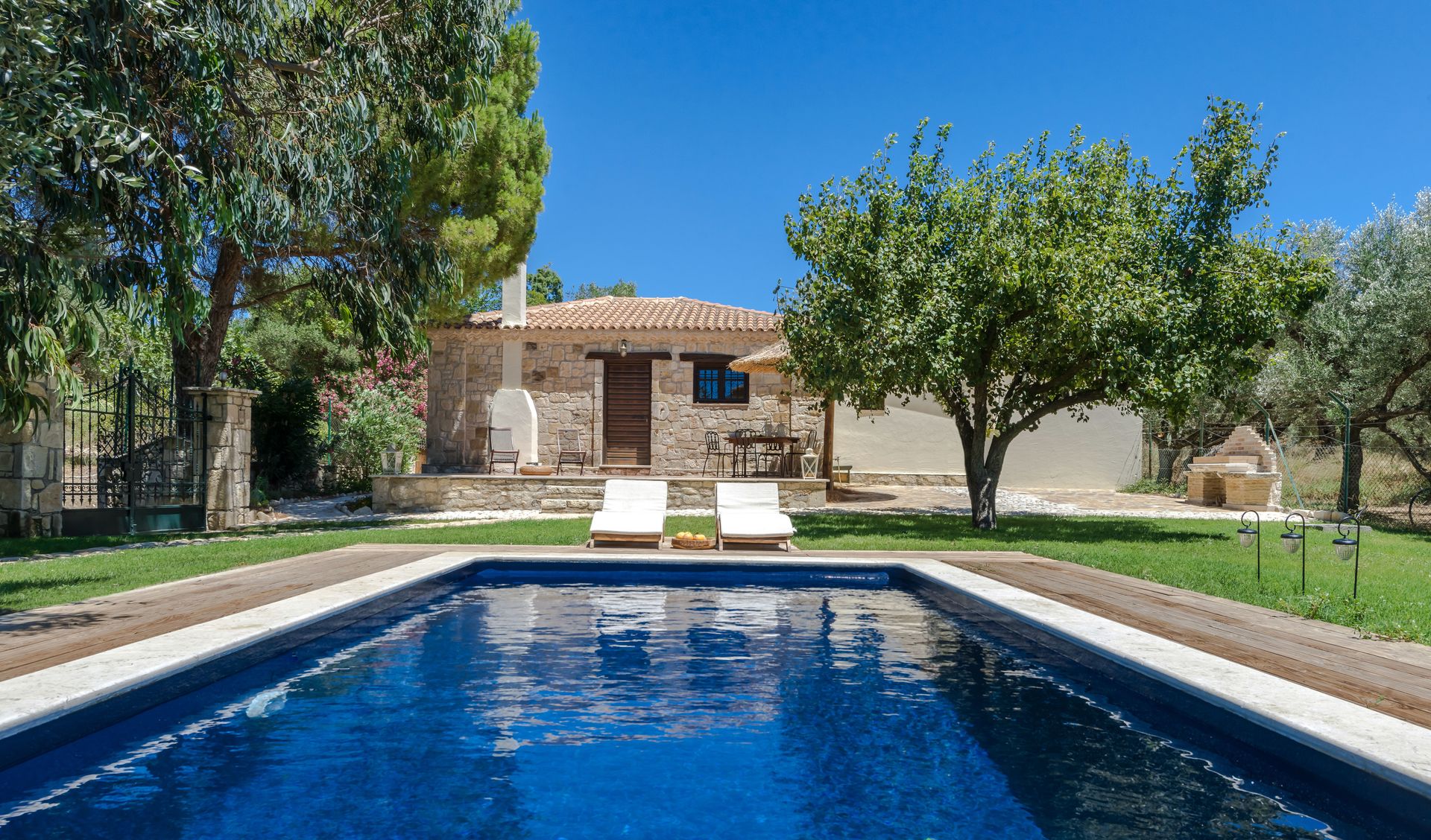 The Farm Two Bedroom Cottage with private pool