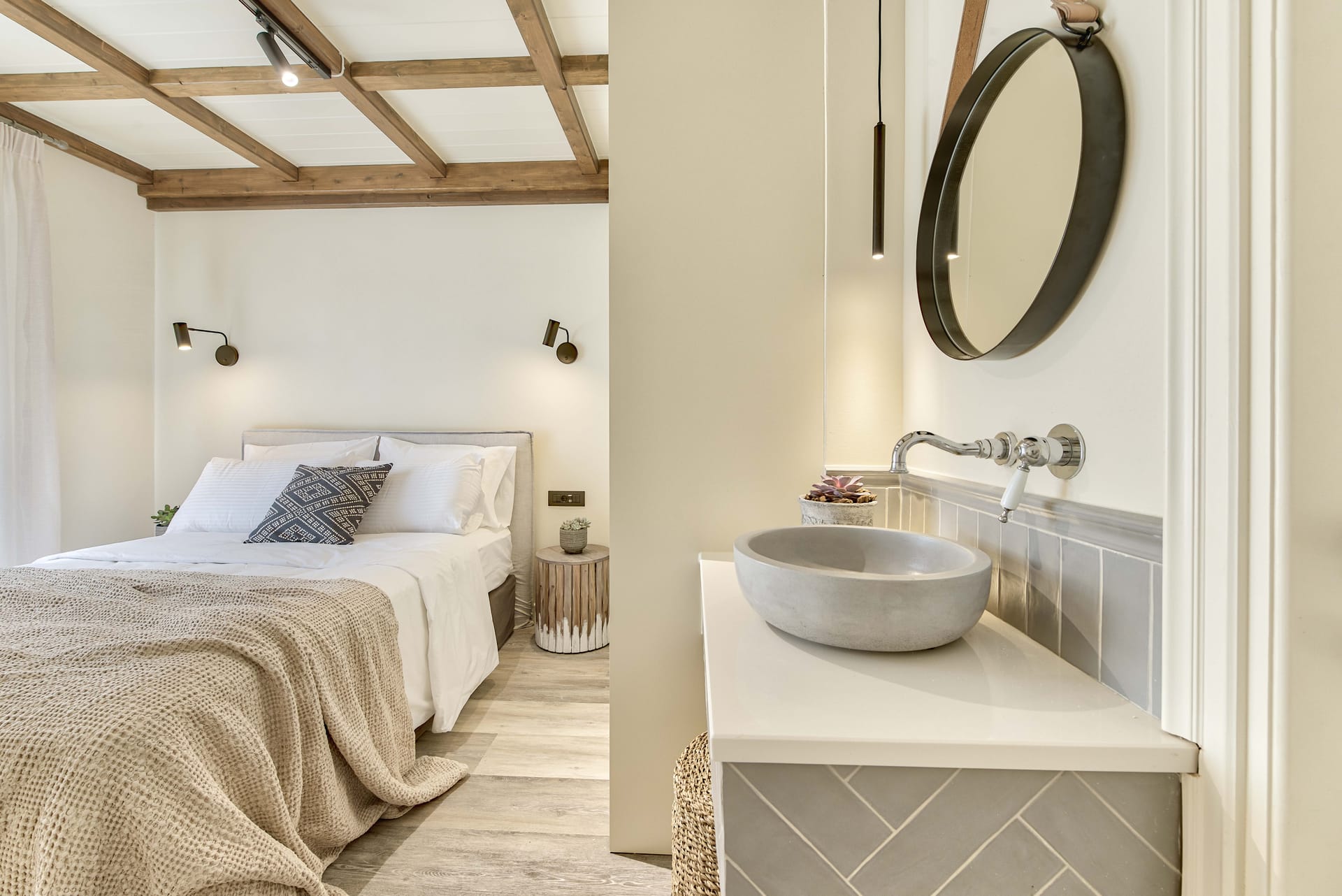 The Classic Three Bedroom Cottage with private pool