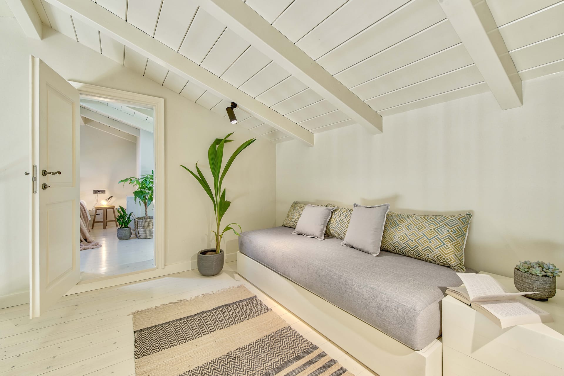 The Classic Three Bedroom Cottage with private pool