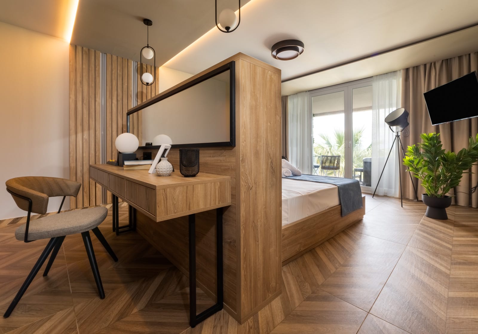 Mythic Blue Suite with Hot Tub &amp; Olympus View