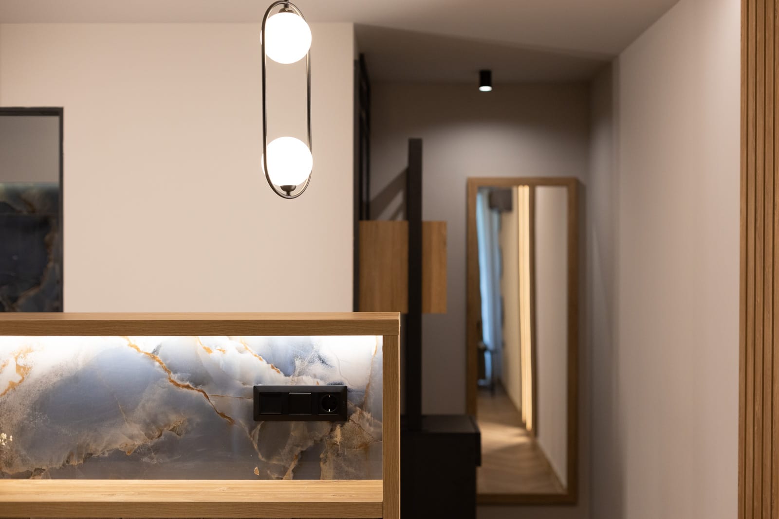 Mythic Blue Suite with Hot Tub &amp; Olympus View