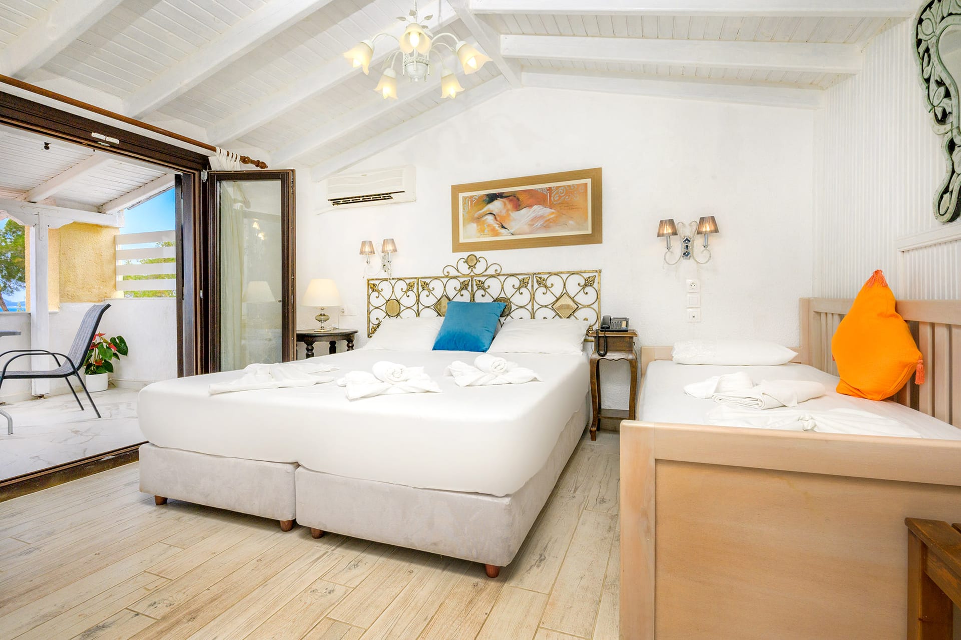 Deluxe Triple Room with Sea View