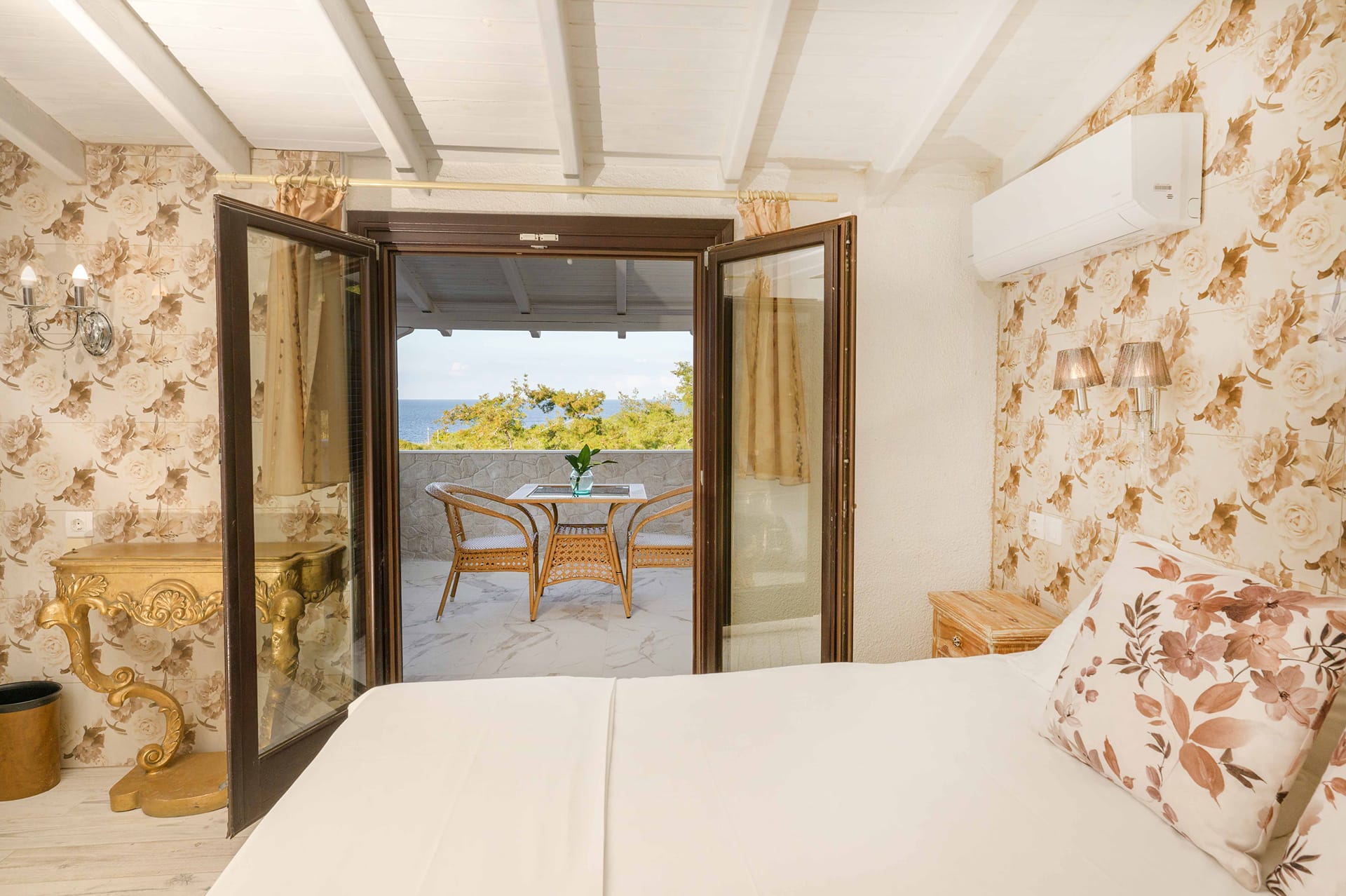 Deluxe Triple Room with Sea View