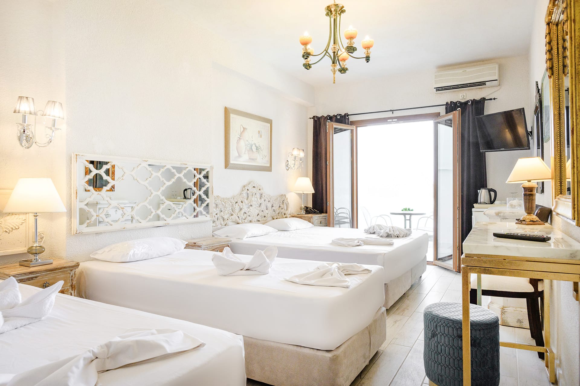 Superior Quadruple Room Pool View