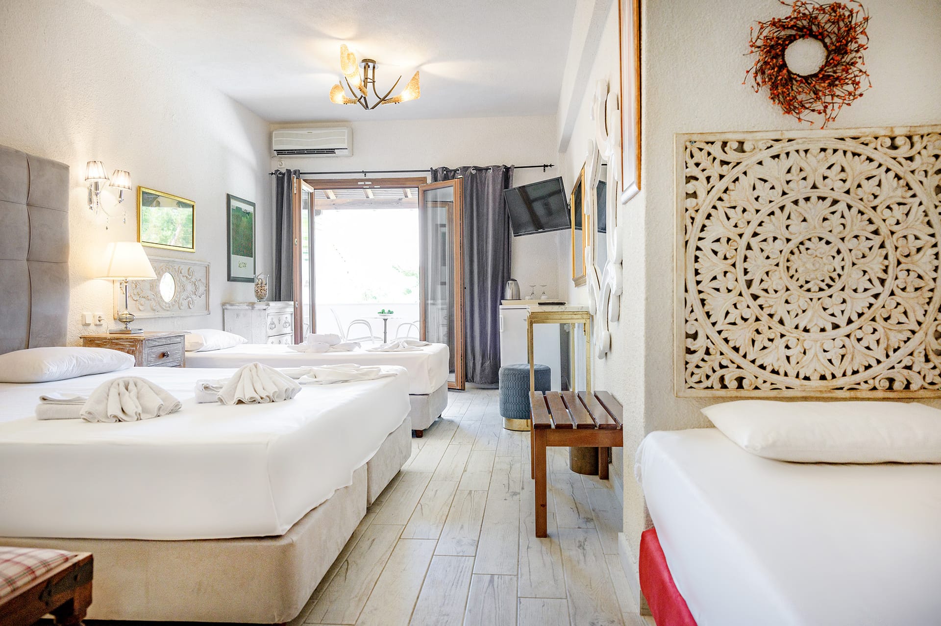 Superior Quadruple Room Pool View