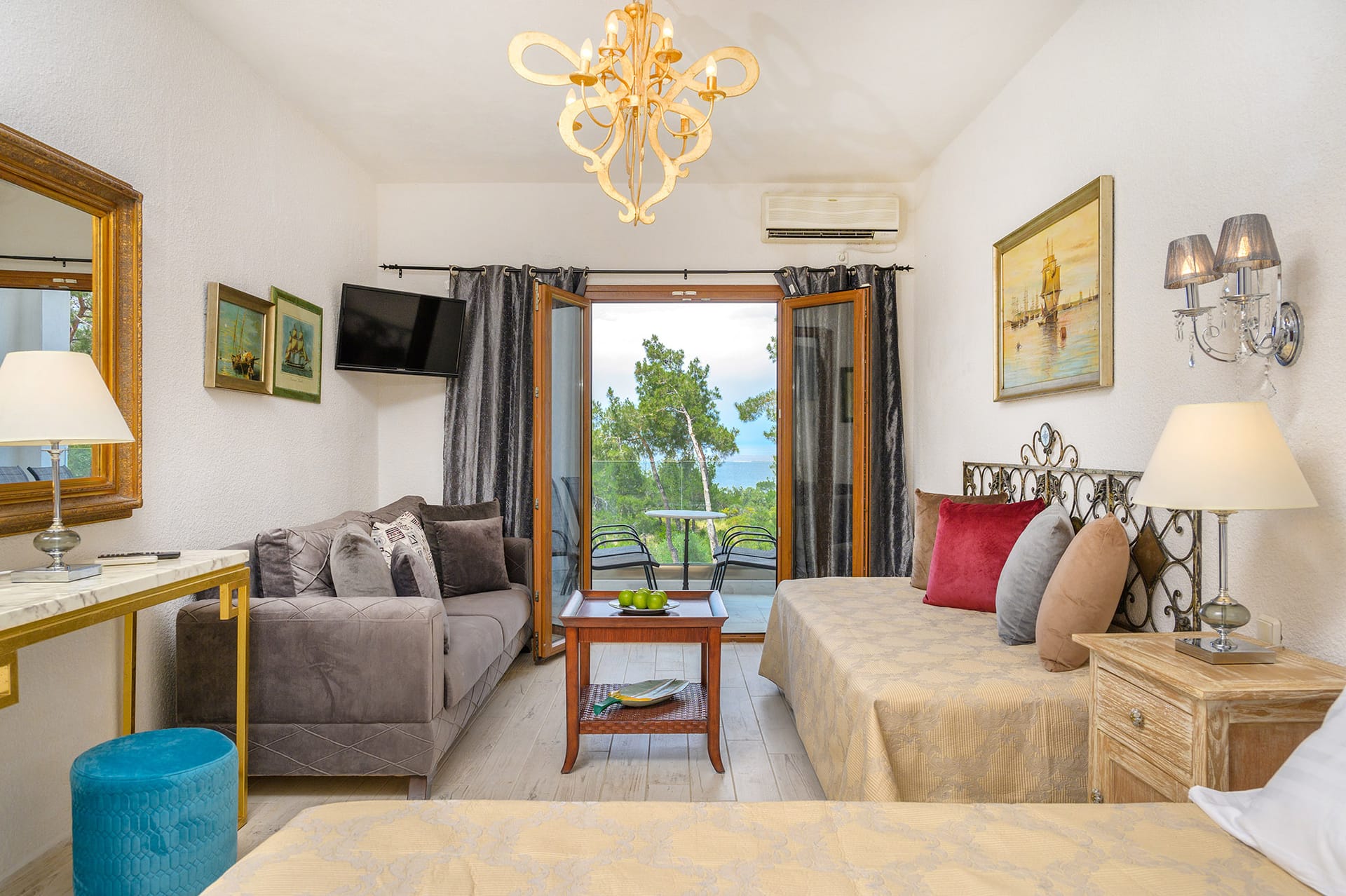 Family Room with Sea View