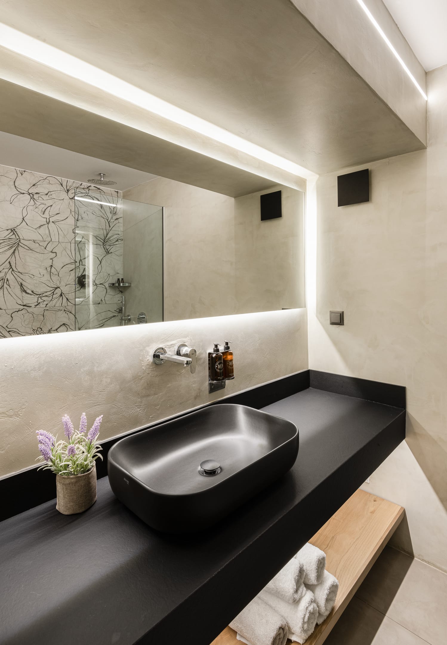 Deluxe Suite with jacuzzi