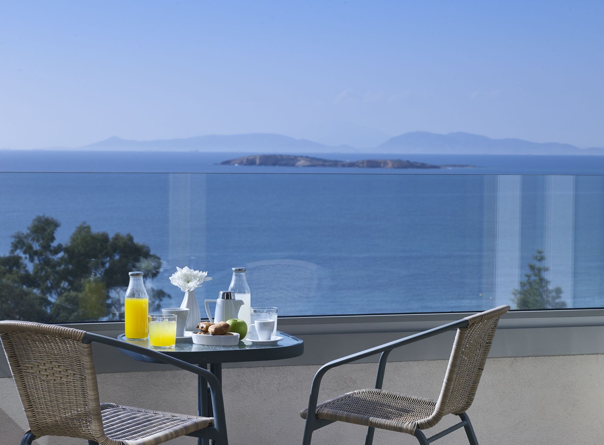 Senior Two-Bedroom Suite Sea View