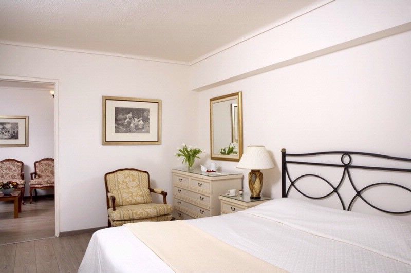 Senior Two-Bedroom Suite Sea View