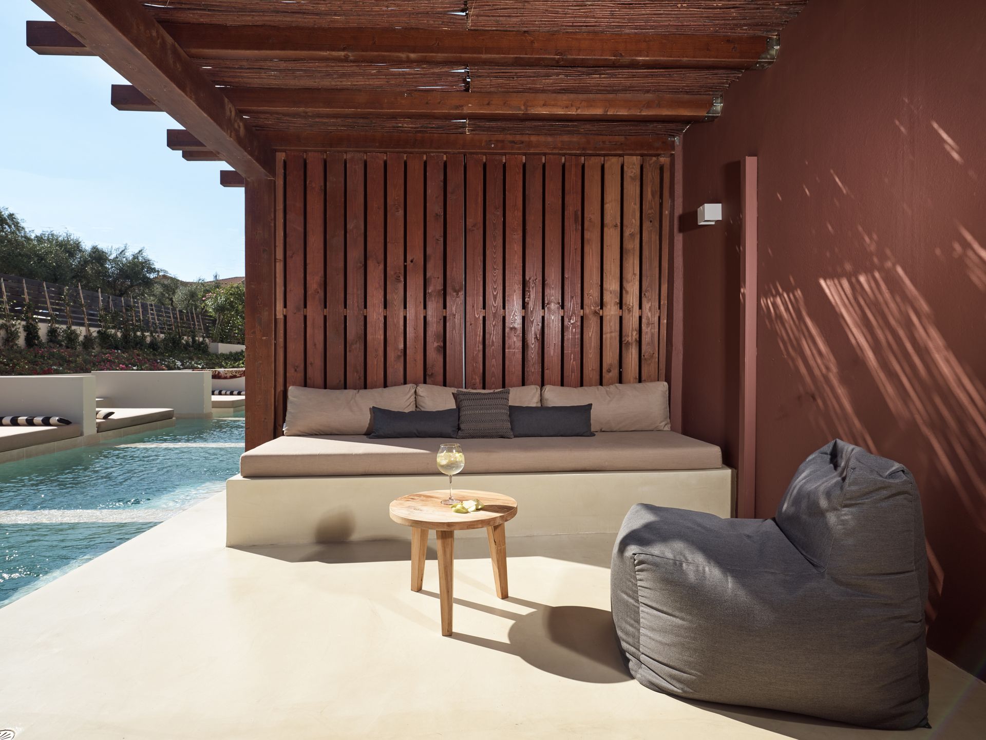 Superior Swim Up Room