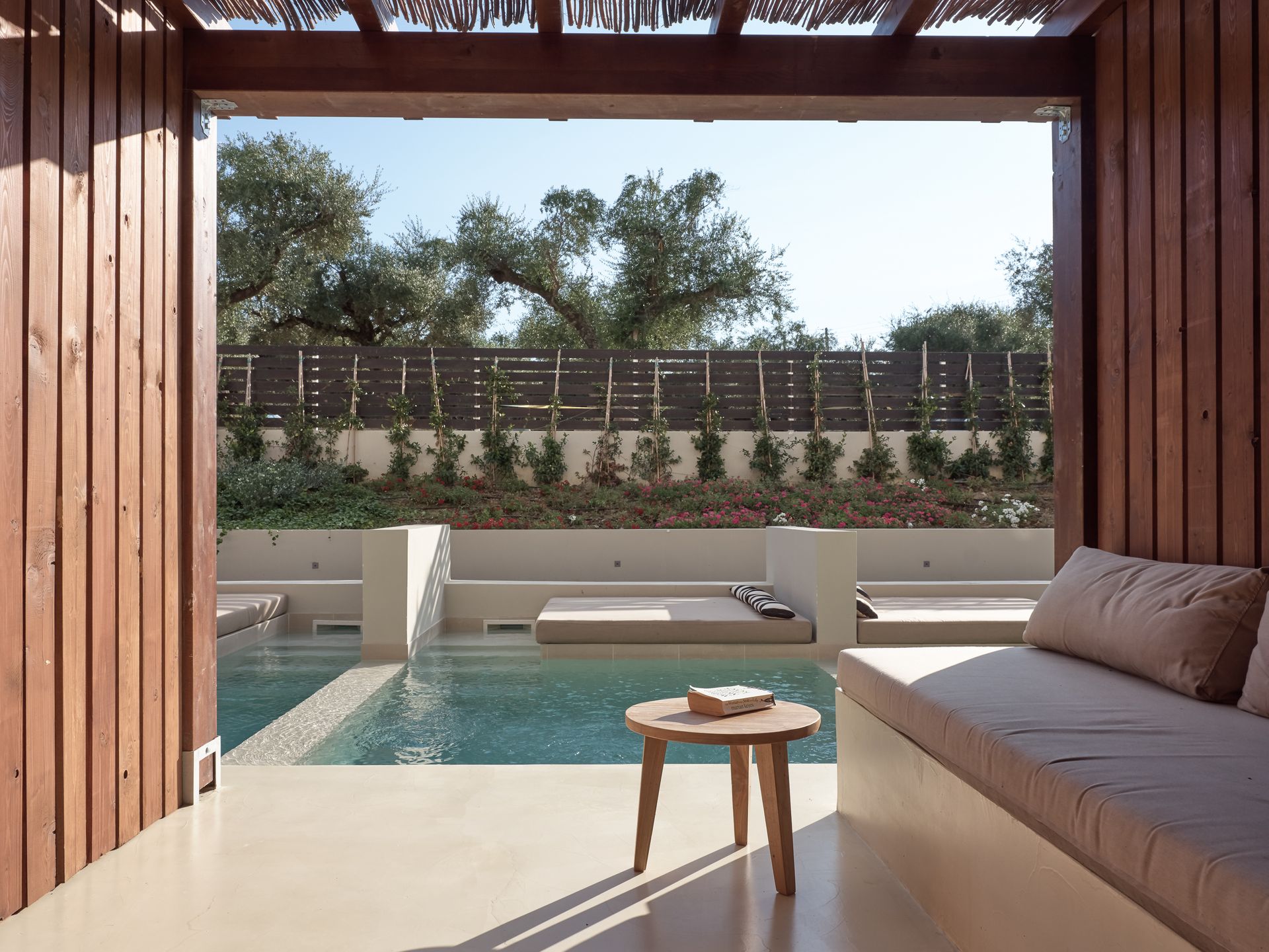 Superior Swim Up Room