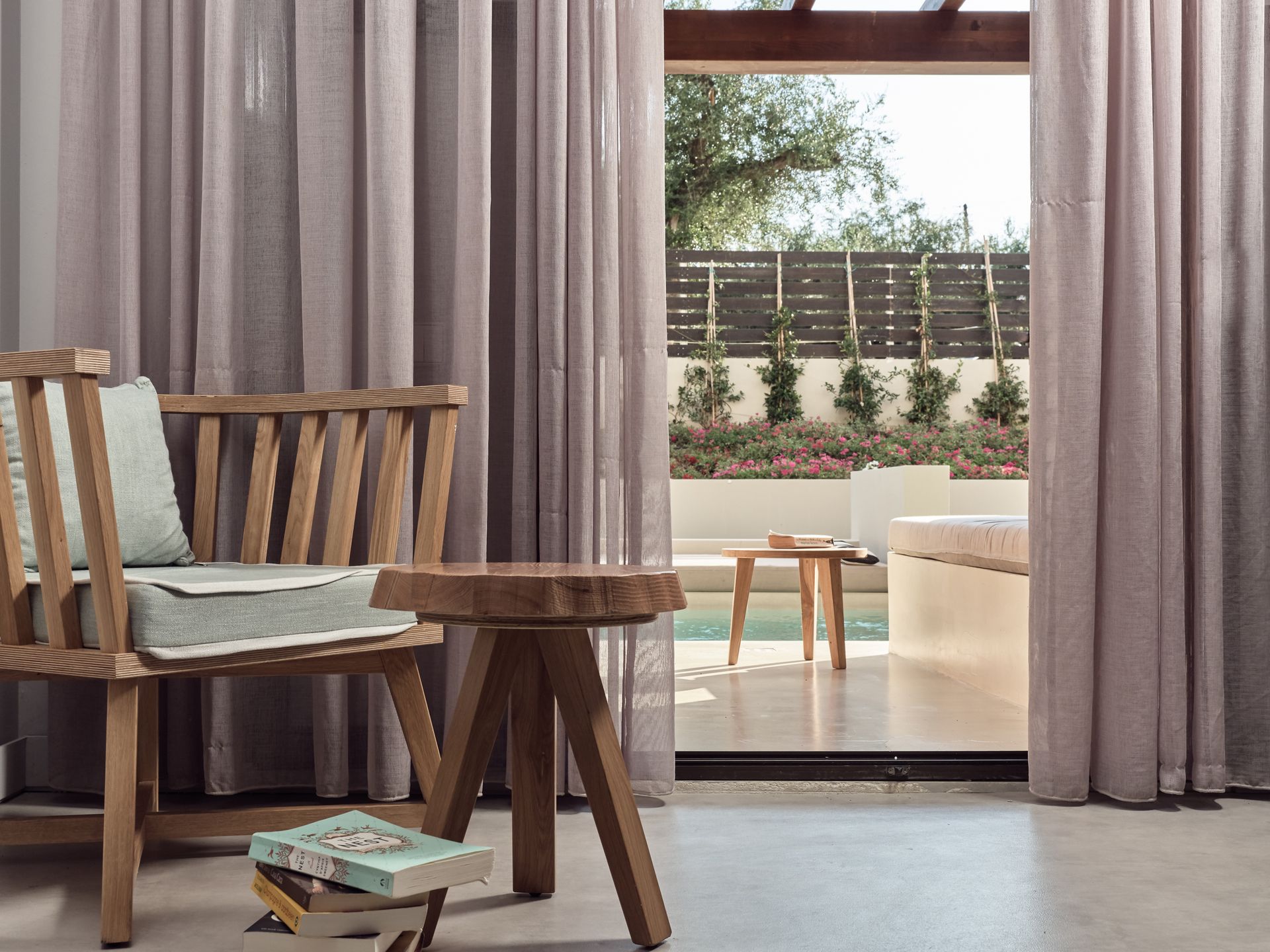 Superior Swim Up Room