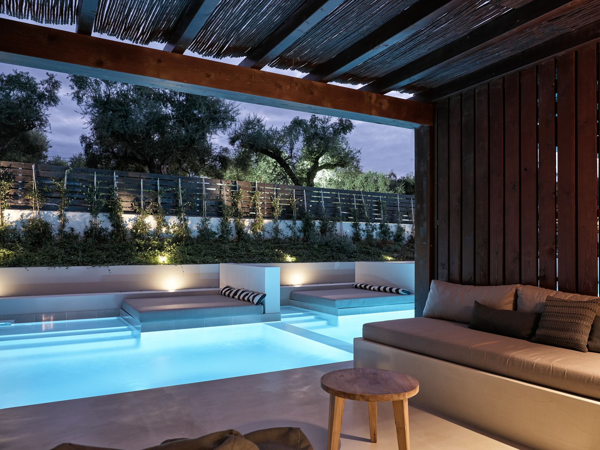 Superior Swim Up Room