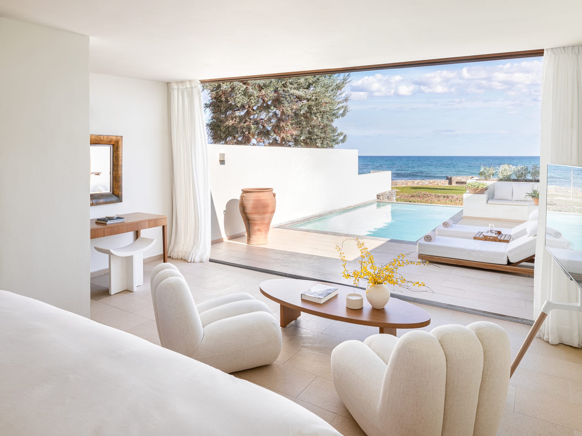 Junior Suite waterfront Gym & Private Pool