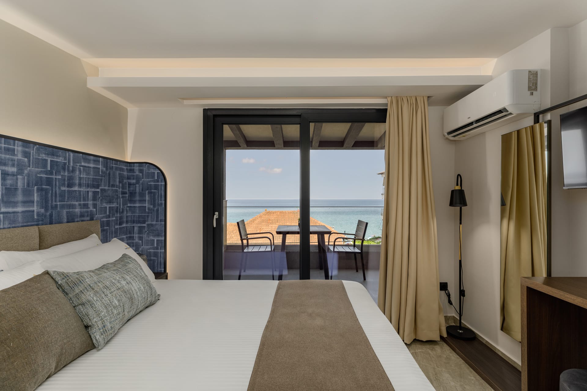 Deluxe Suite with Sea View