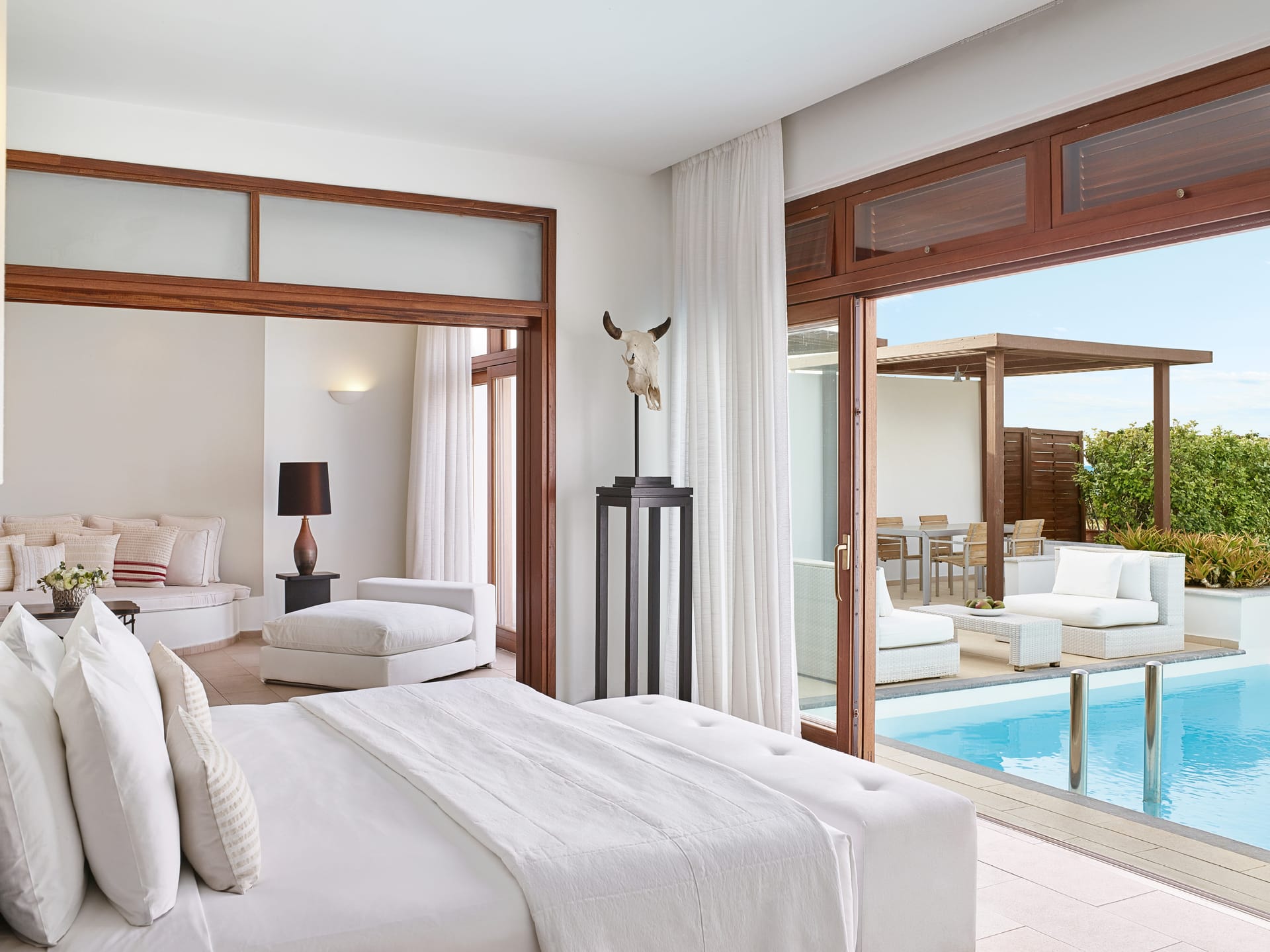 4 Bedroom villa waterfront with pools