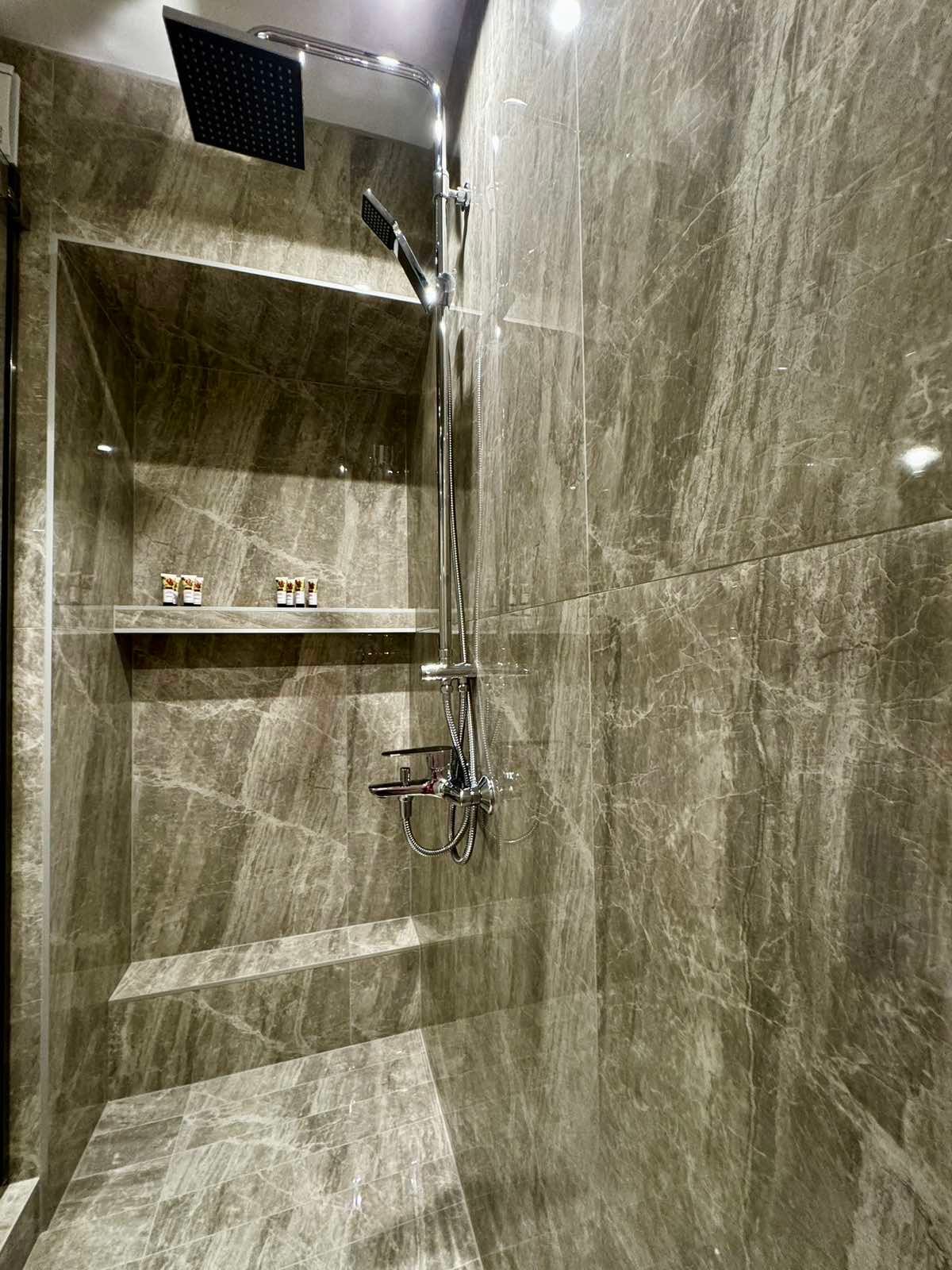 King Suite with Spa Bath