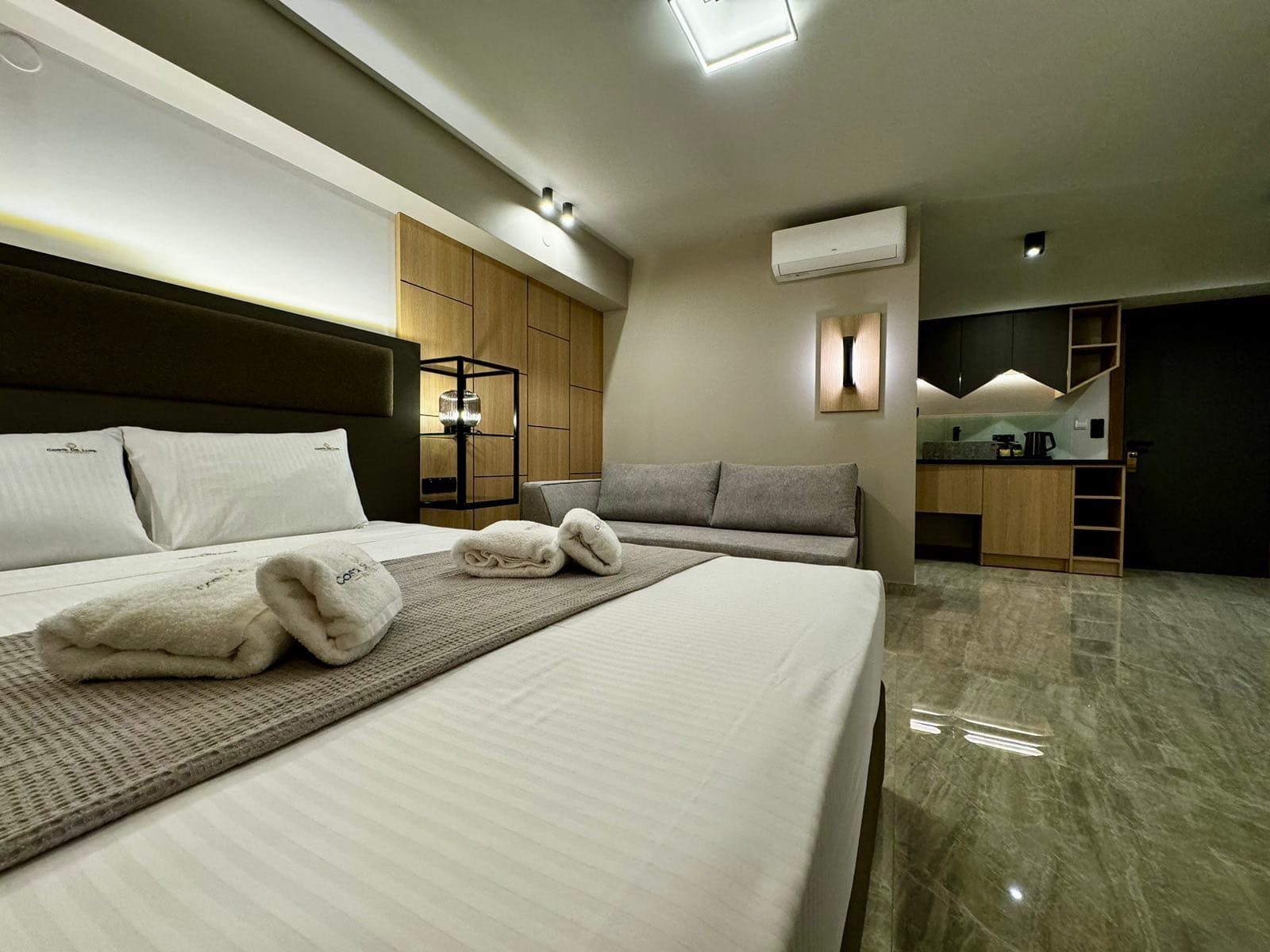 King Suite with Spa Bath