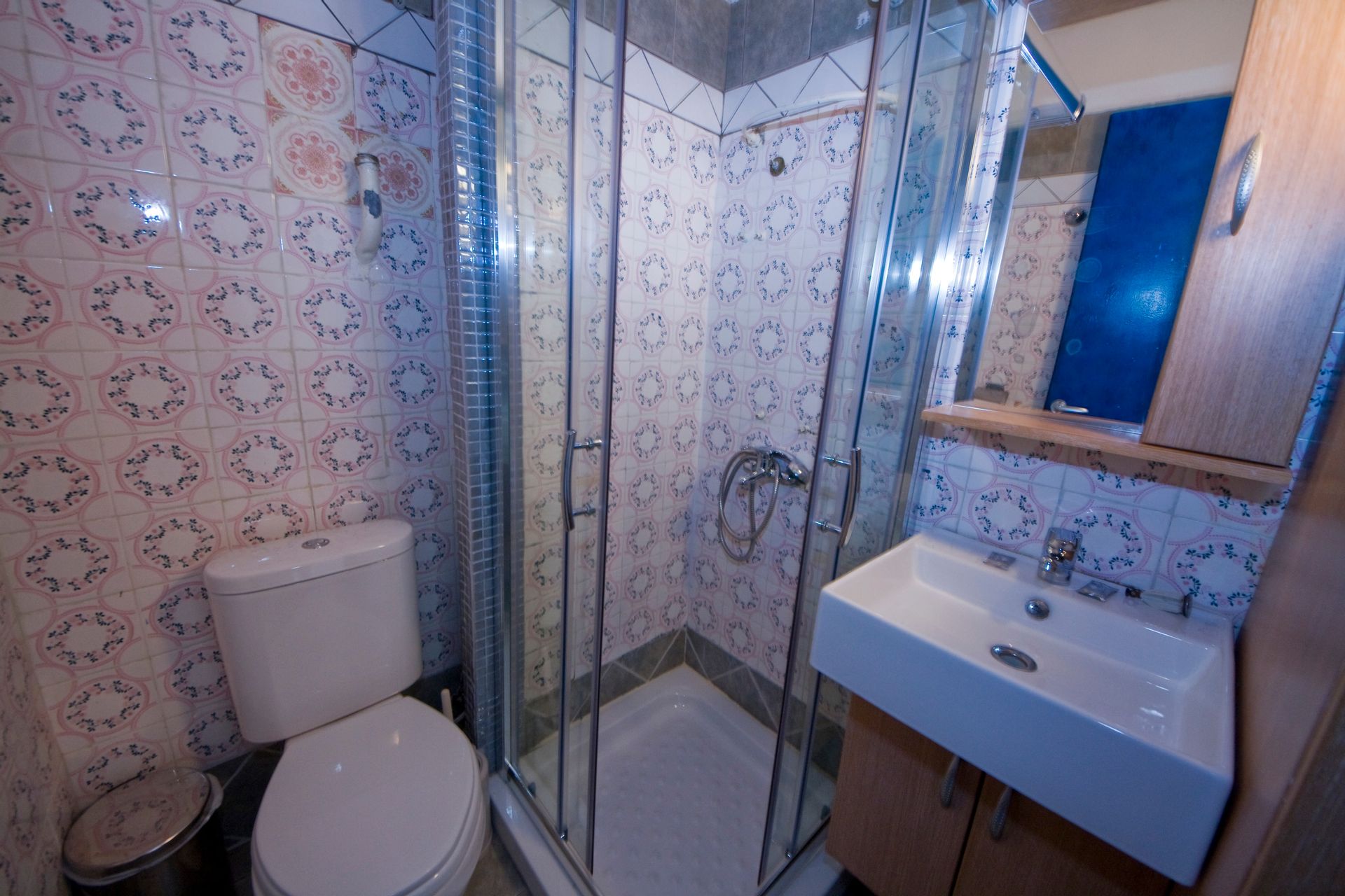 Family Studio with Garden View