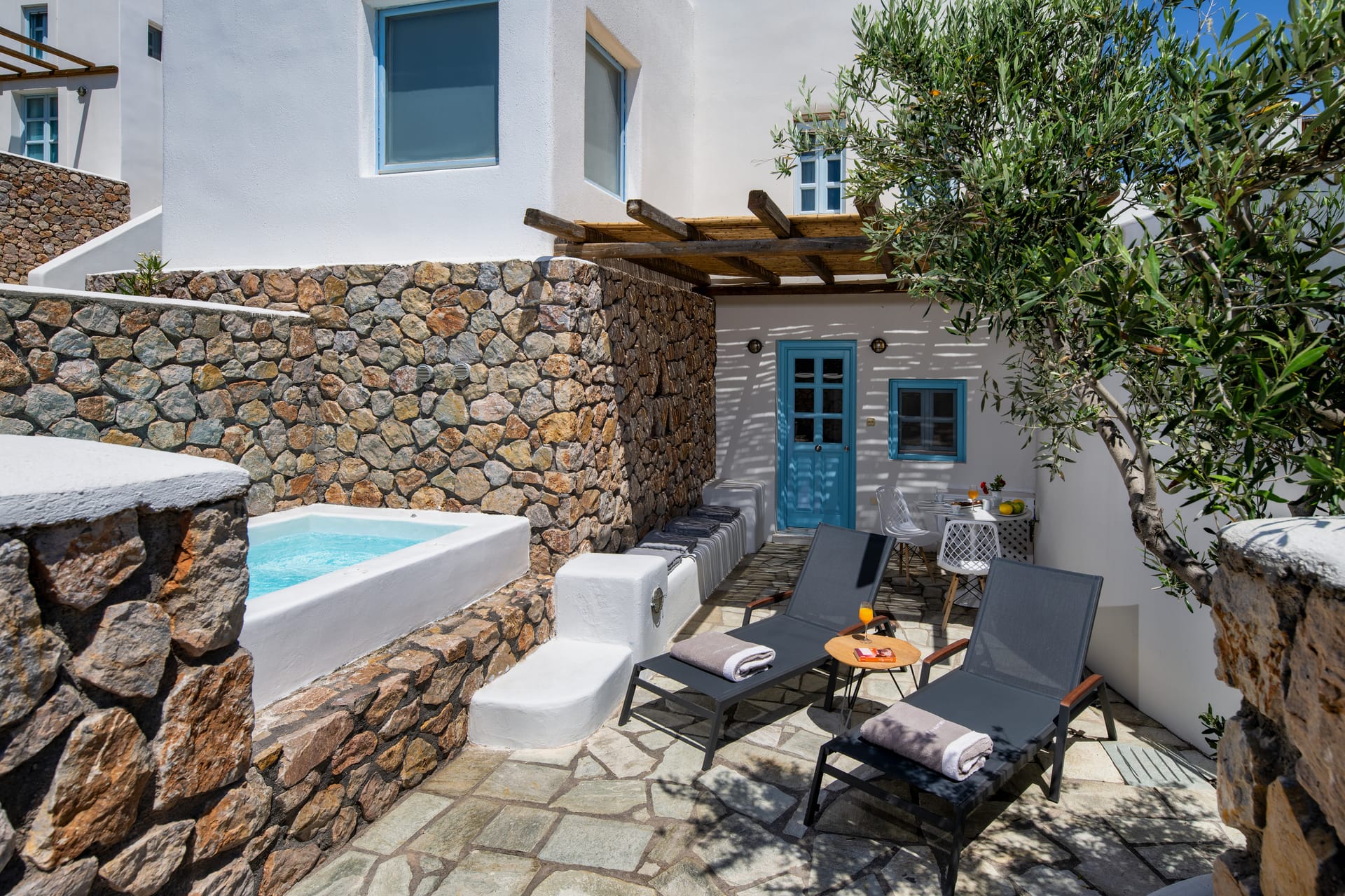 Superior with Outdoor Jacuzzi & garden view