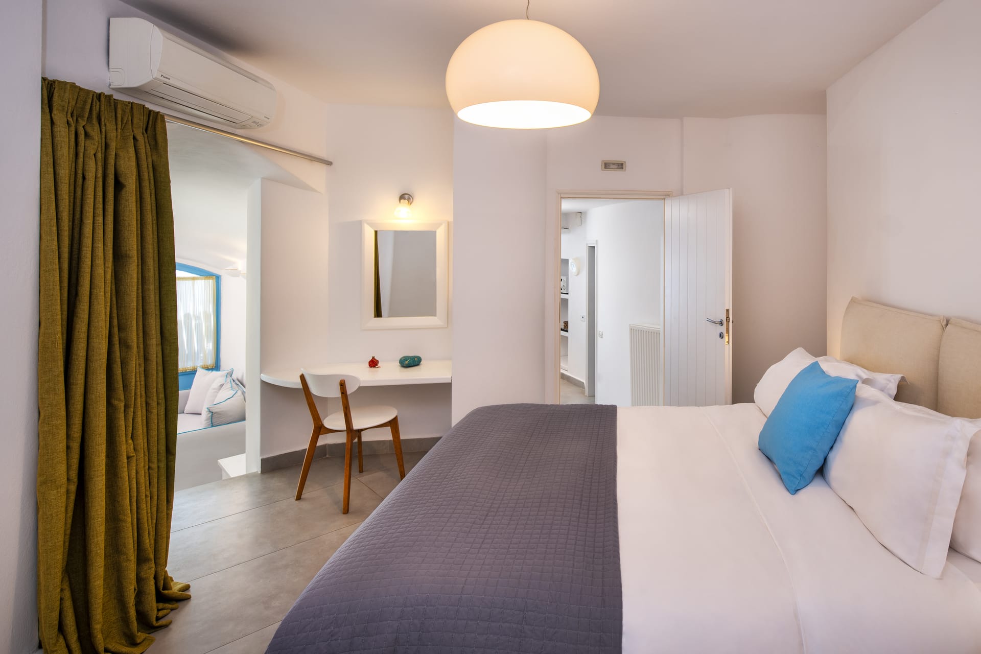 Executive Suite with private pool & seaview