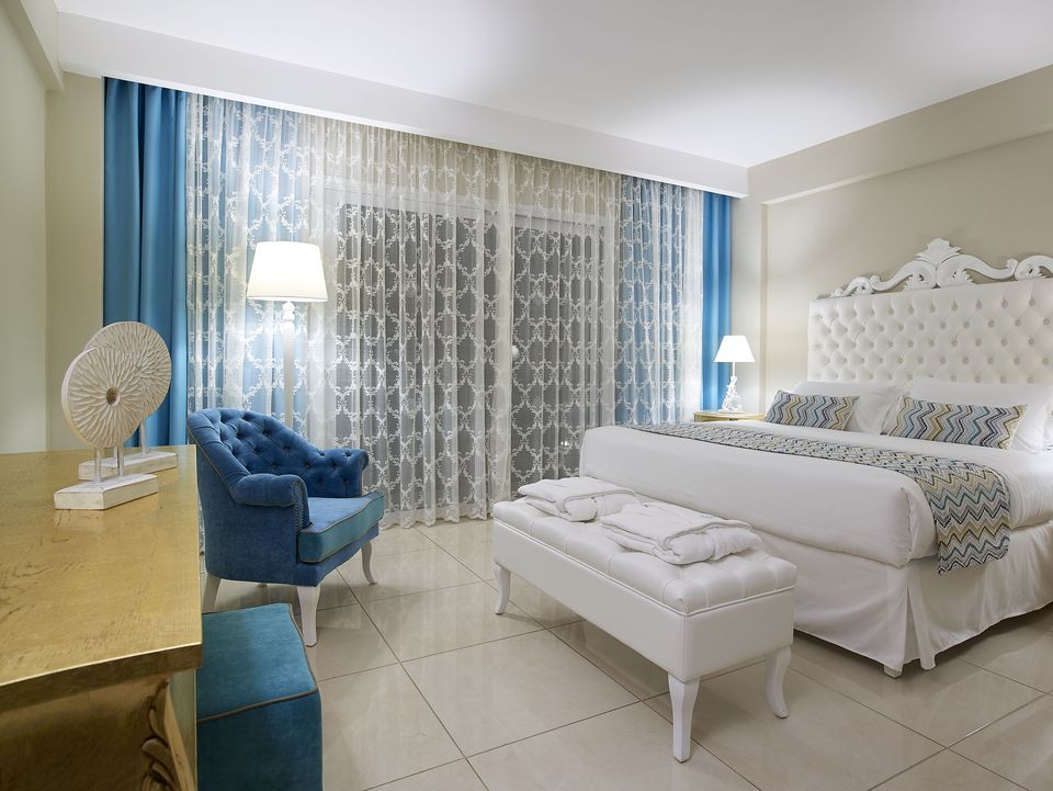 Deluxe Room Garden View with Shared Pool