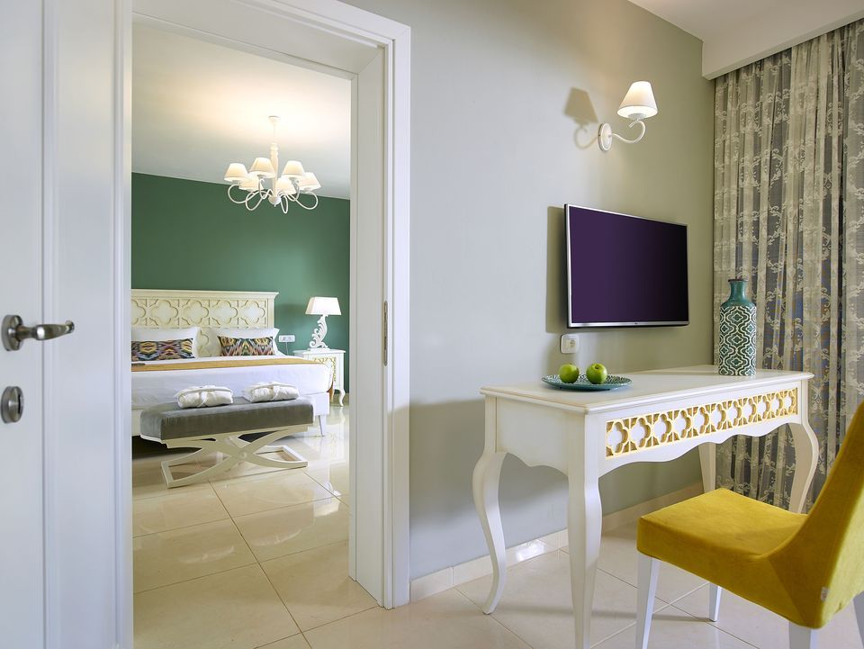 Deluxe Family Room Garden View