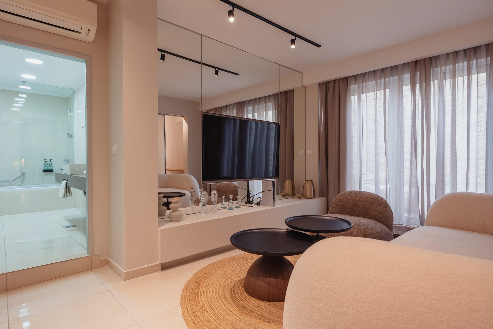 Grand Family Suite 2-Bedrooms Garden View (6 persons)