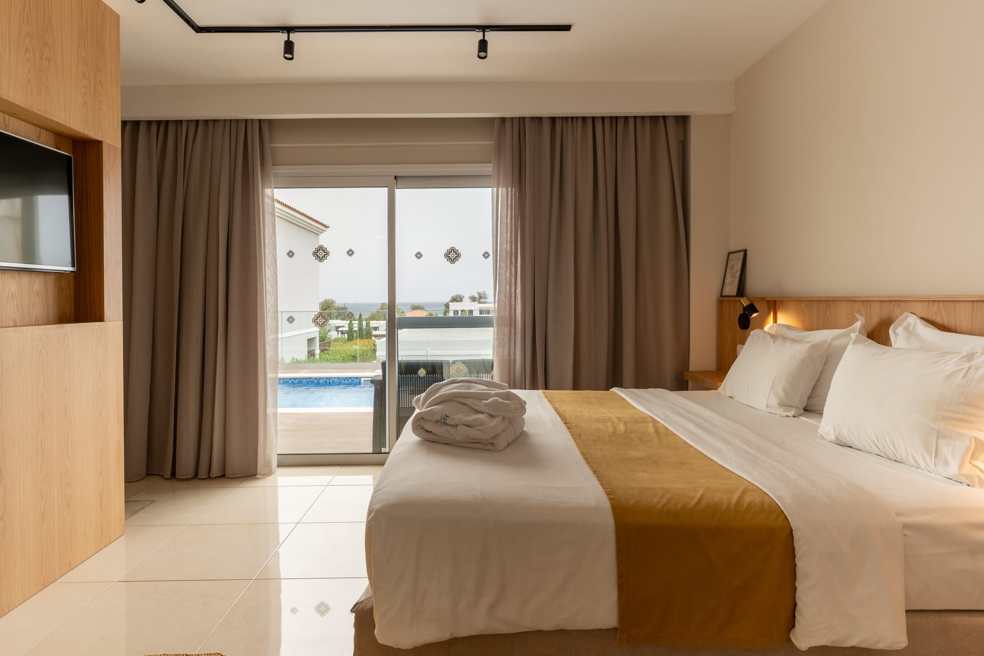 Grand Family Suite 2 Bedrooms Sharing Pool (6 persons)