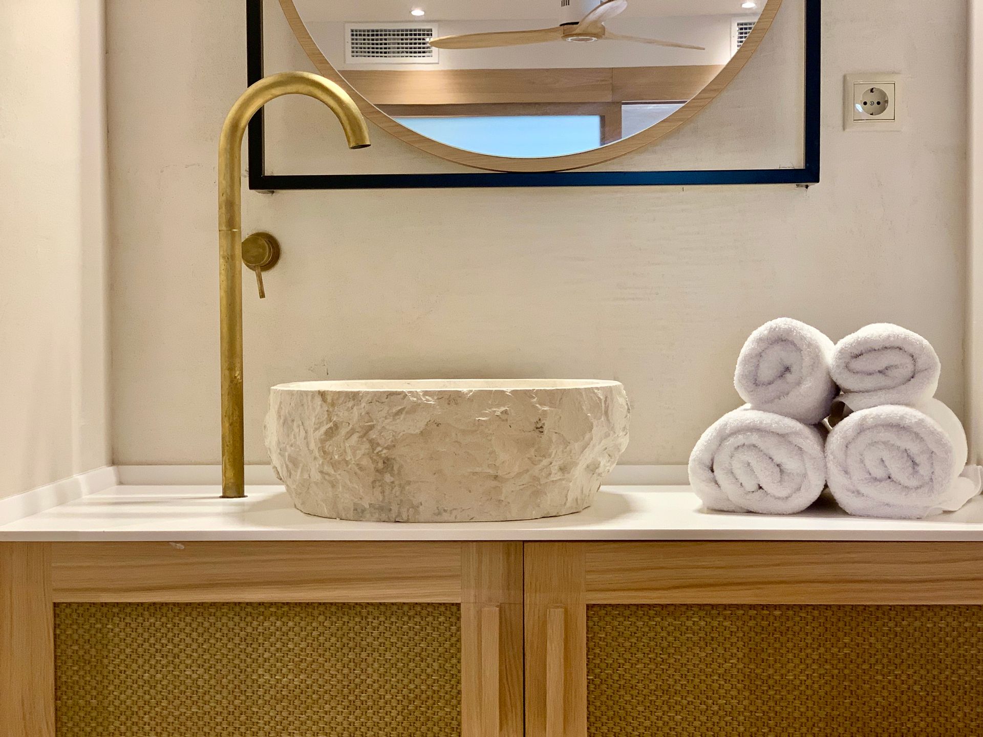 Executive Suite | Sea View | Indoor Jacuzzi