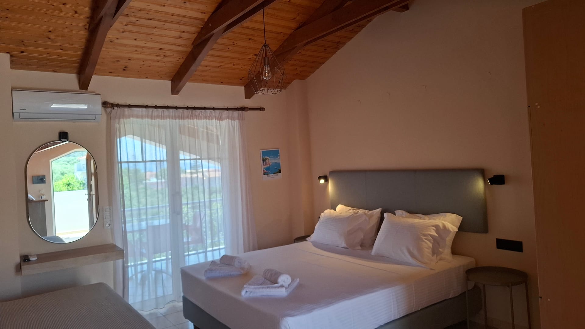 Loft Studio - King Size Bed & Views