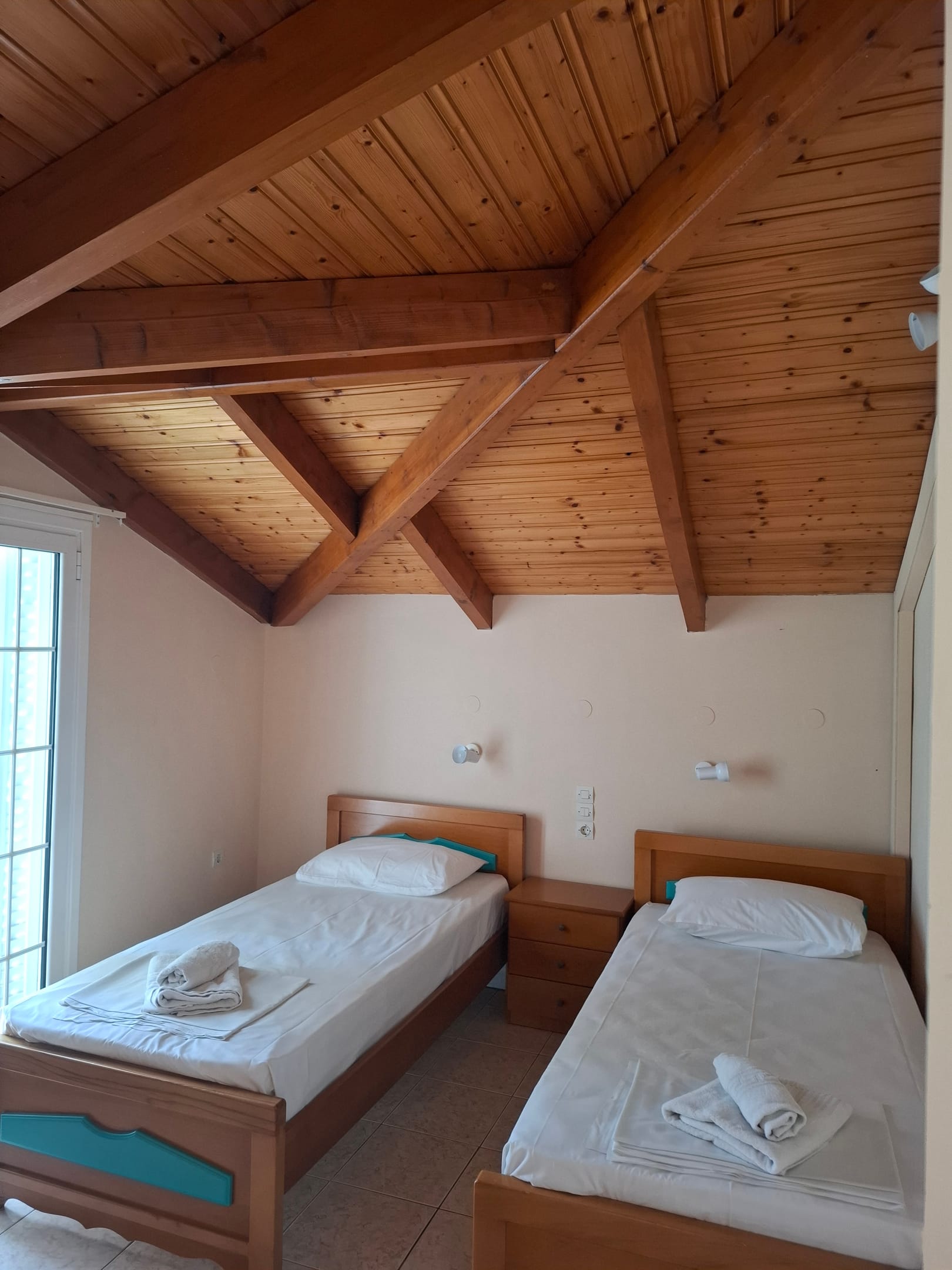 Loft Apartment - 2 Bedroom with King Size Comfort &amp; View
