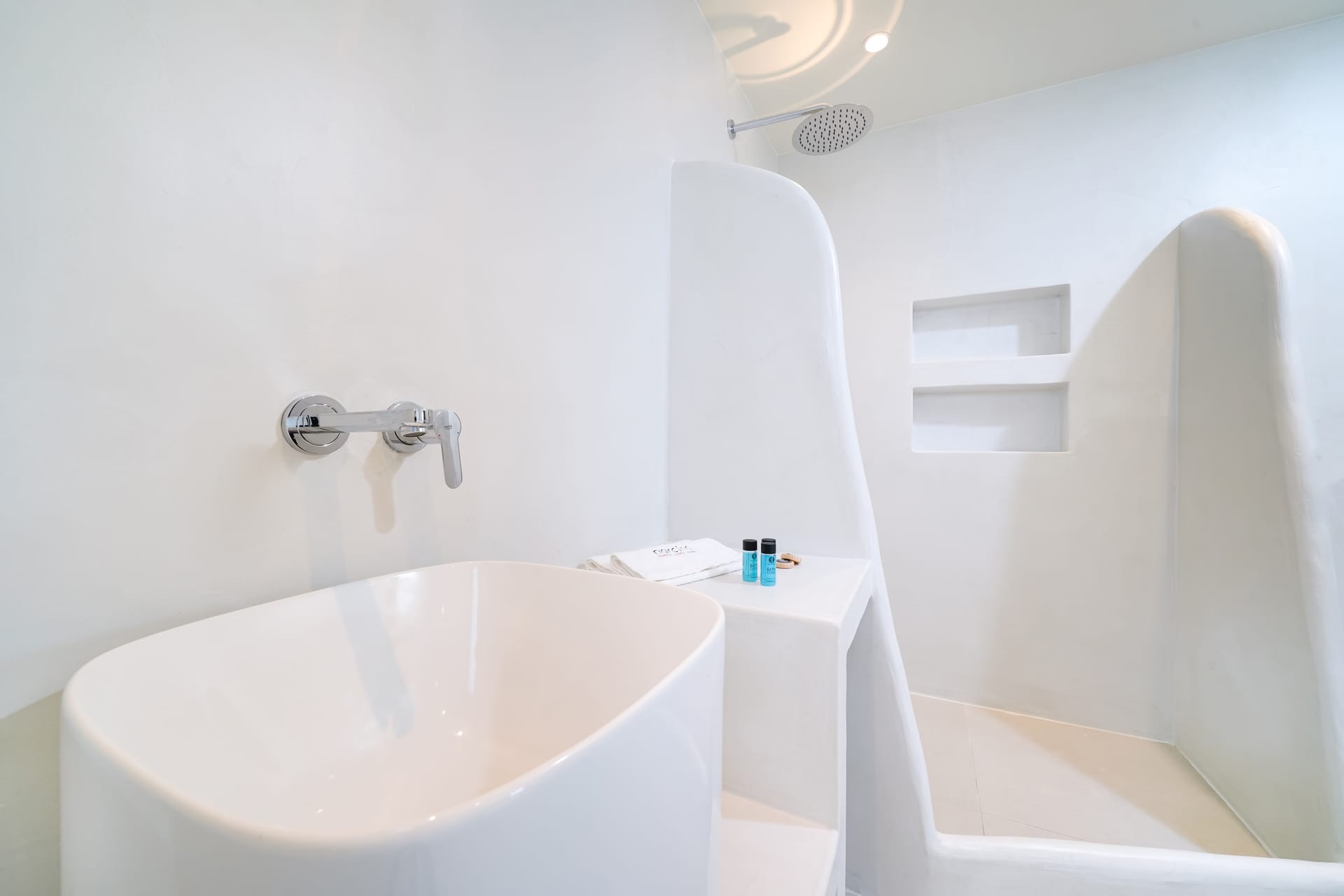 Posh Suite Outdoor Jacuzzi