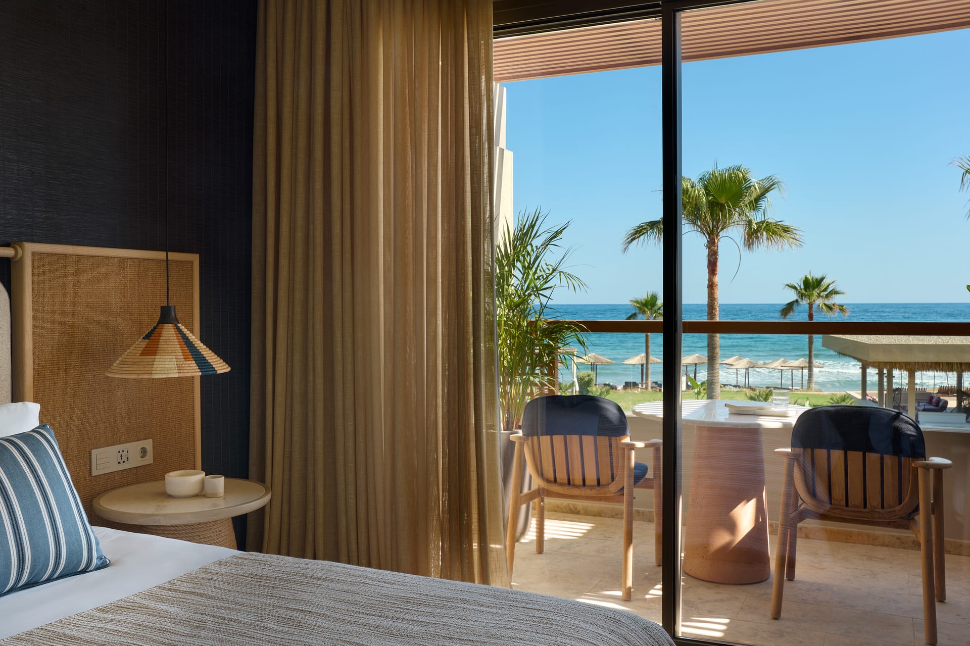 Deluxe Room Frontal Sea View