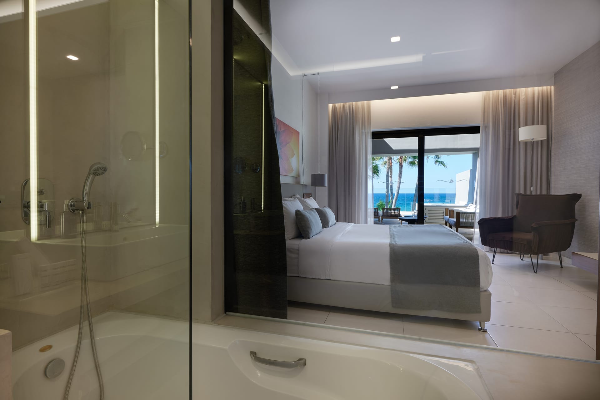 Superior Room Lagoon Sea View Outdoor Whirlpool