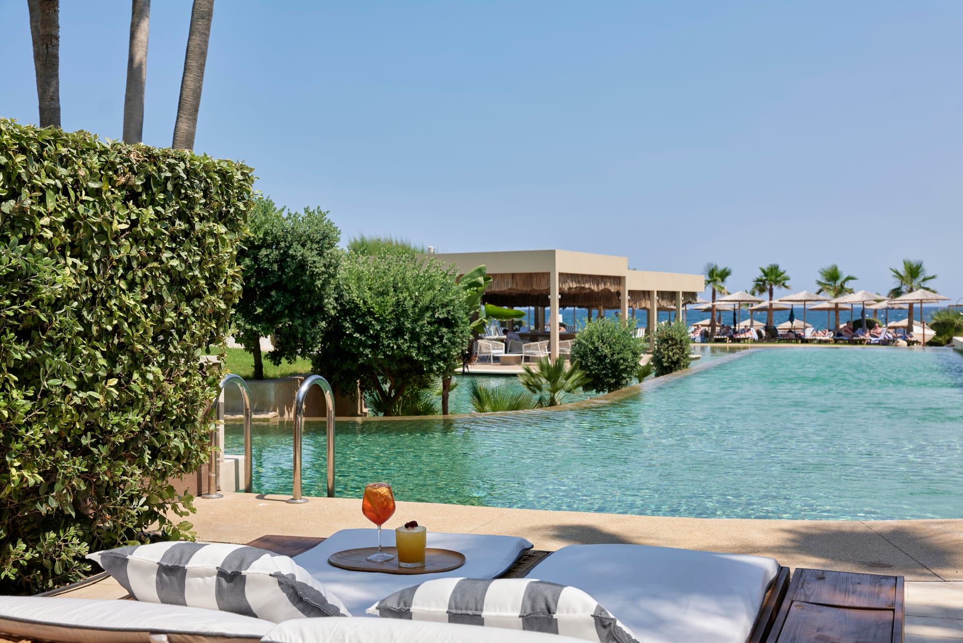 Superior Room Lagoon Swim Out