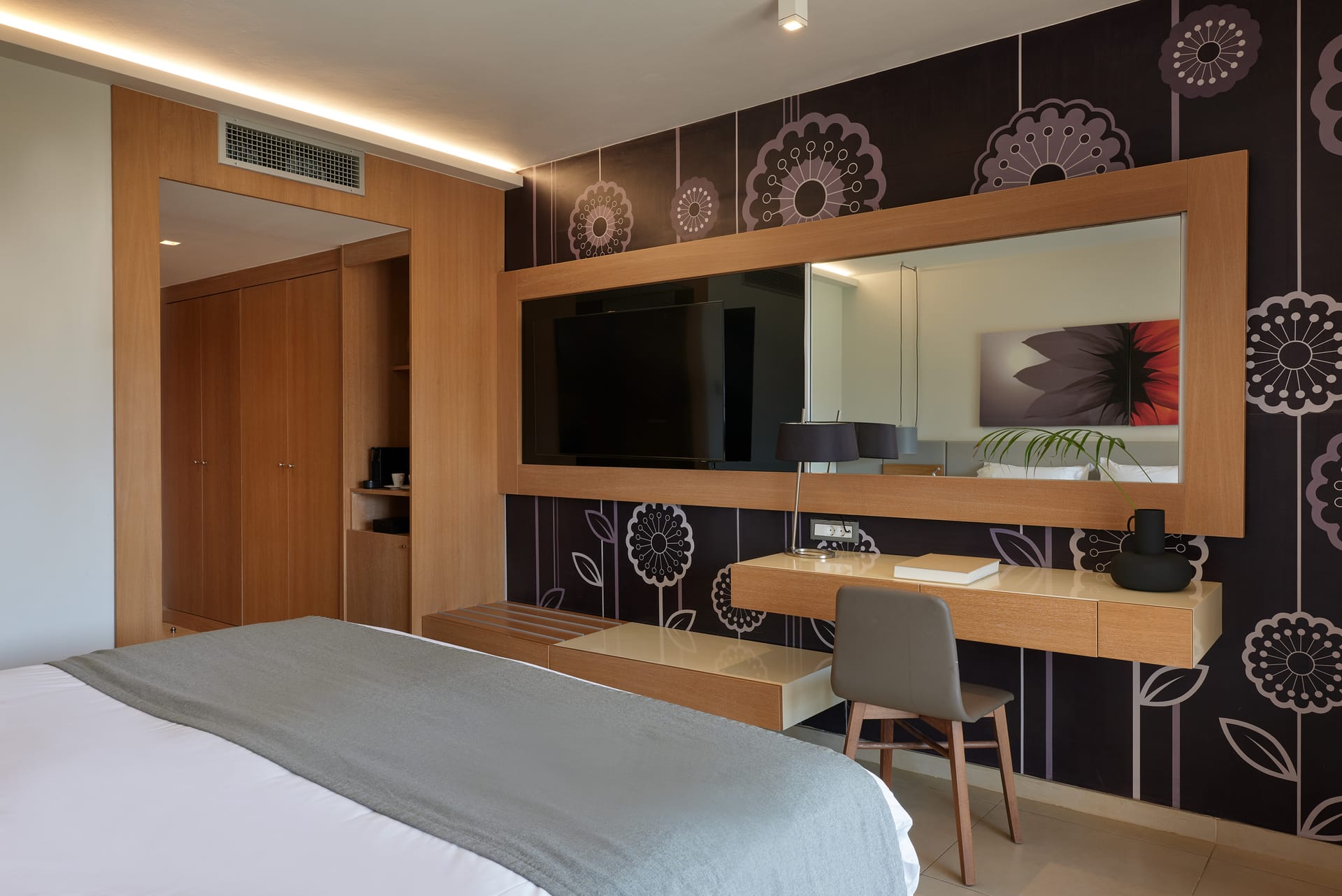 Superior Room Lagoon Swim Out