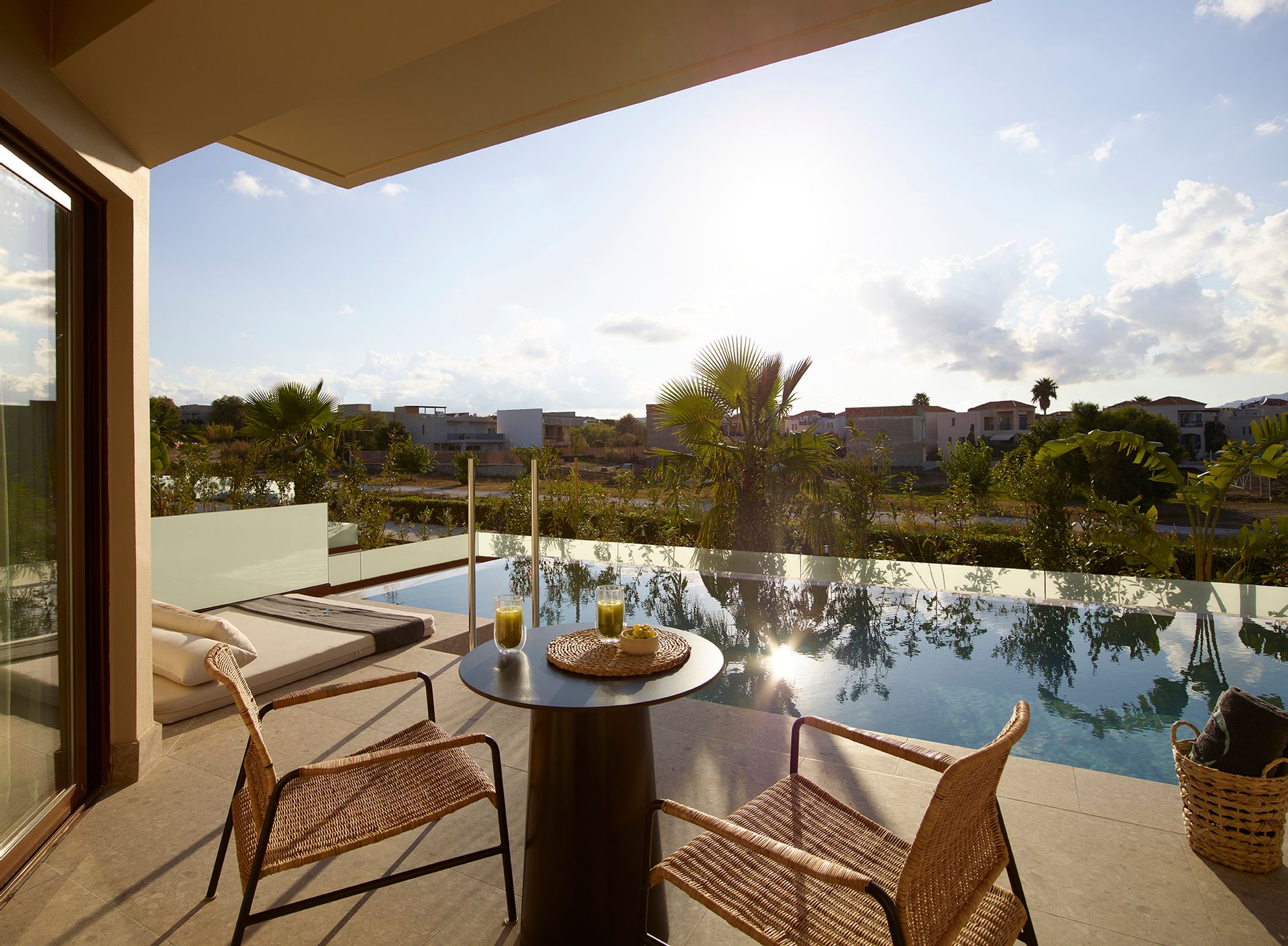 One-Bedroom Suite Swim-up