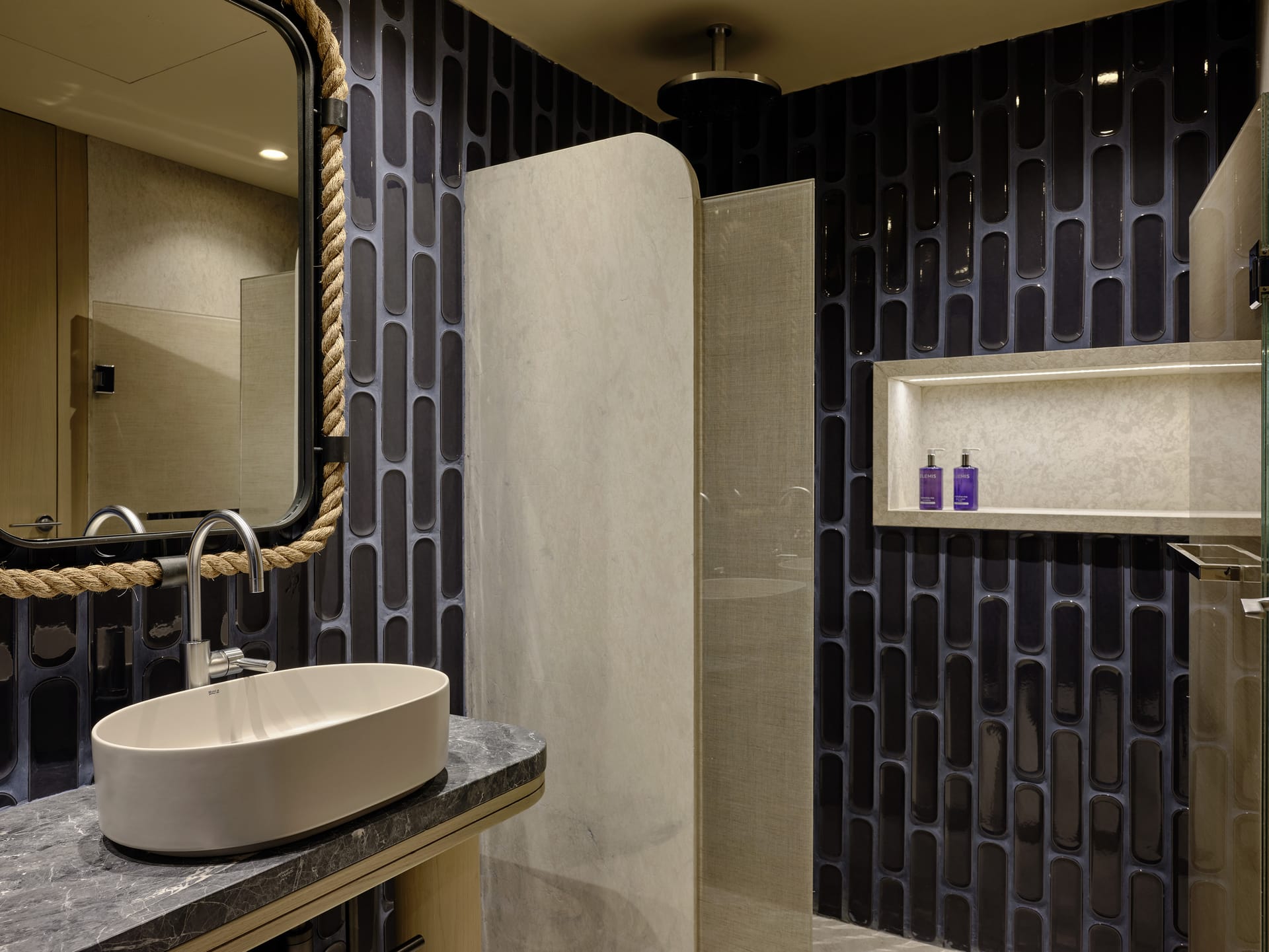 Signature Frontal Sea View Suite Hydro Plunge Pool