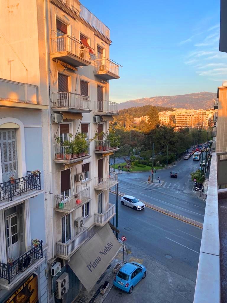 Stroll to the Acropolis –  Athanasiou Diakou 16 Athens