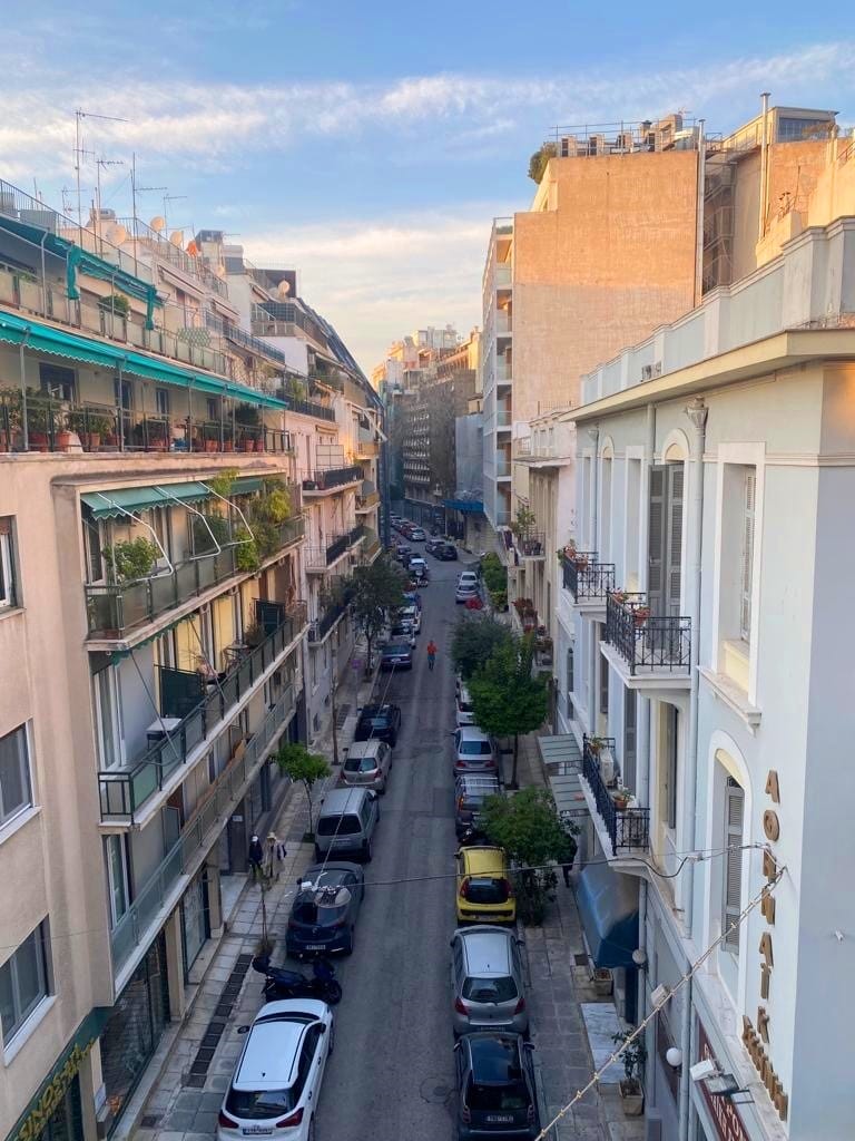 Stroll to the Acropolis – Athanasiou Diakou 16 Athens