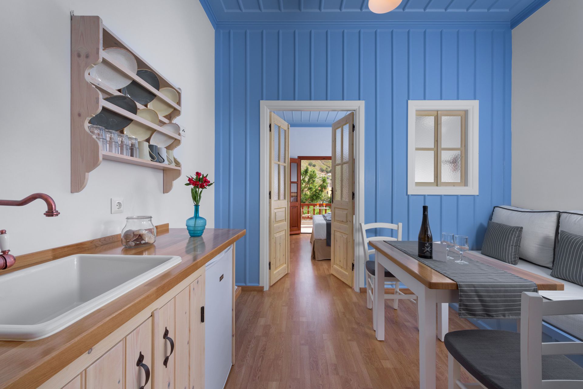 Deluxe Apartment with Private Veranda and Sea View