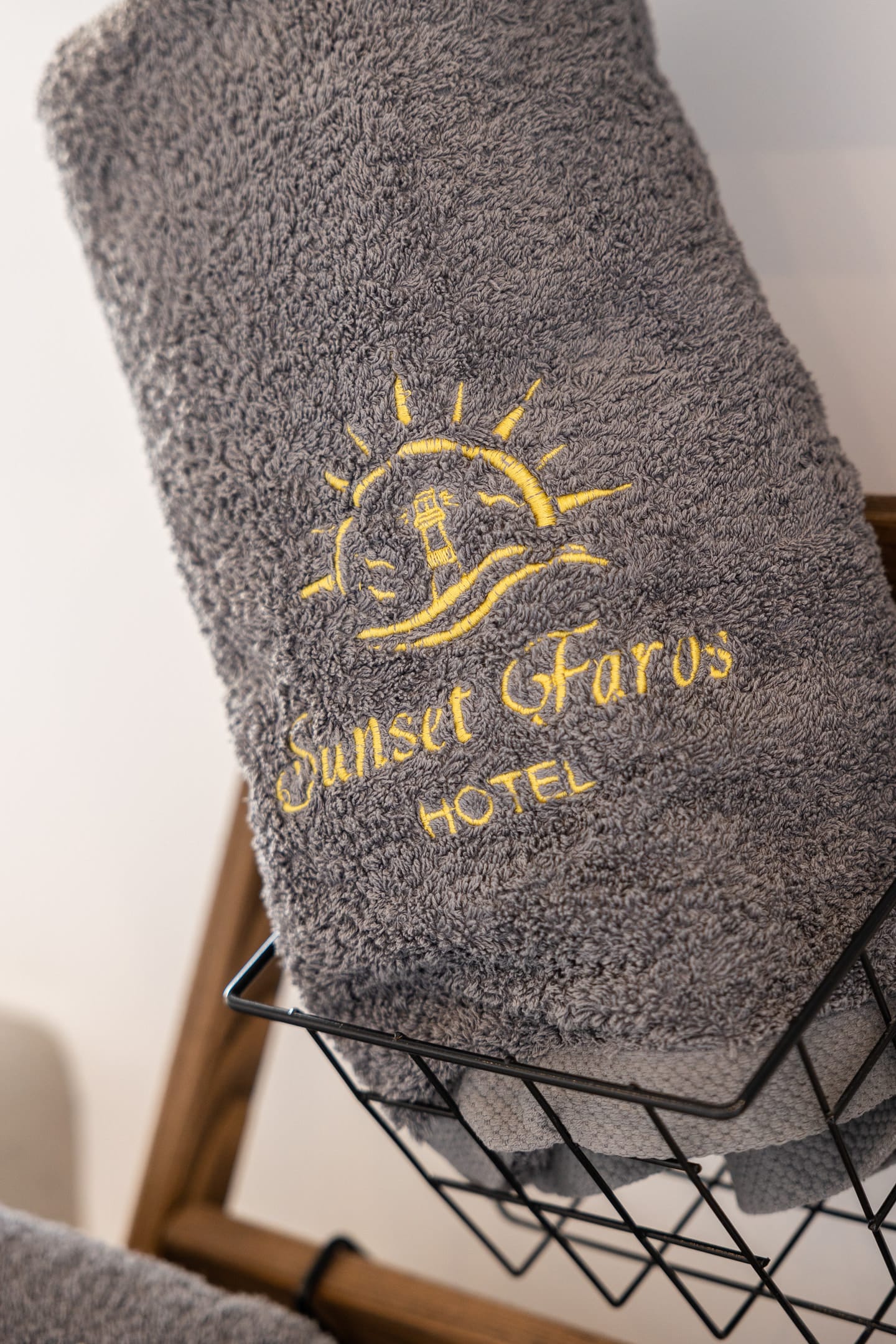 Elegant Suite with indoor hot tub and sea view